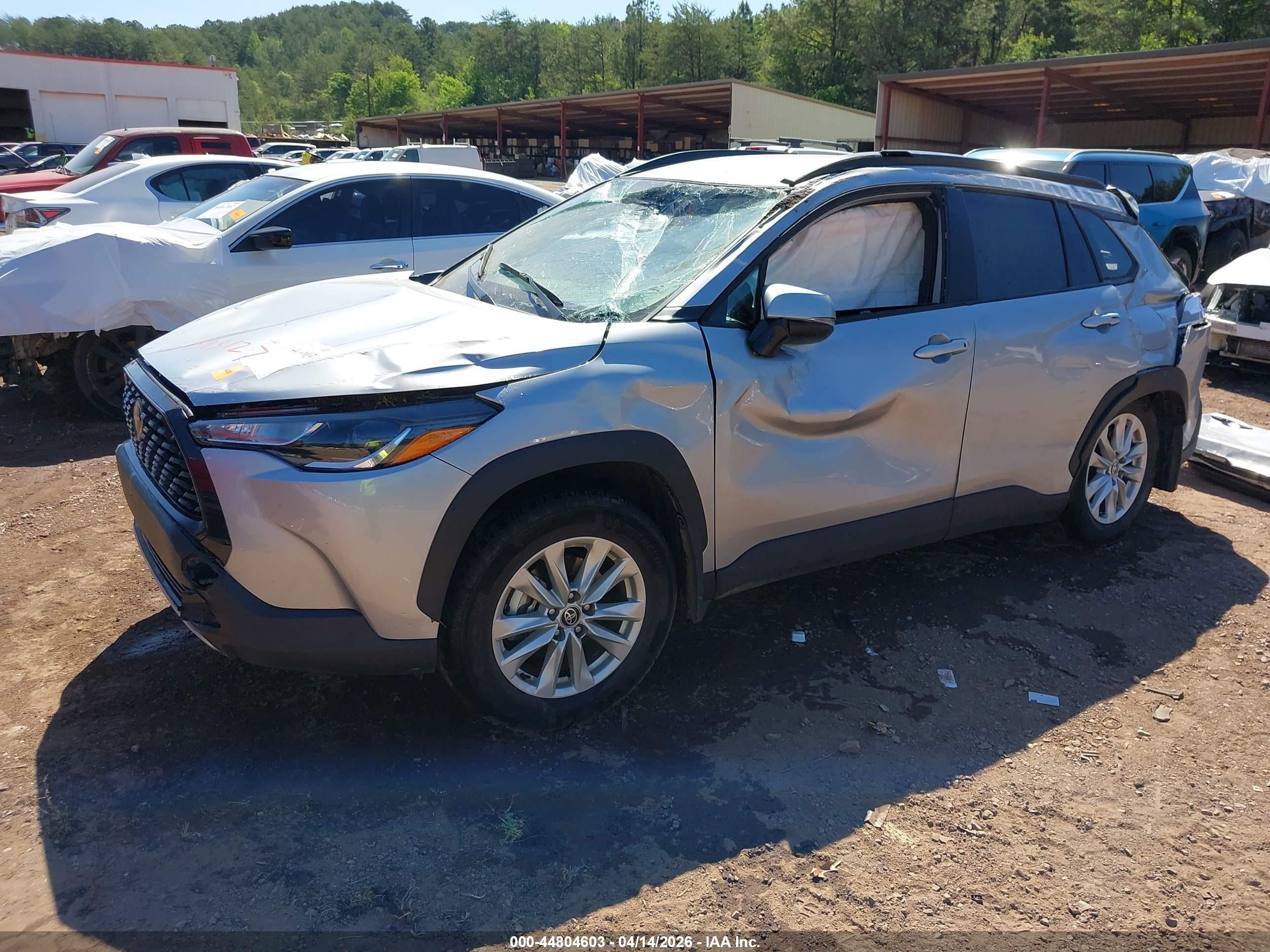 2024 Toyota Corolla Cross Le Silver vin: 7MUCAAAG9RV093127