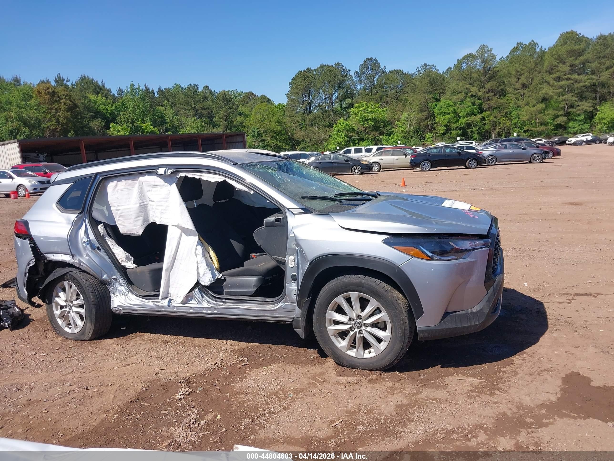2024 Toyota Corolla Cross Le Silver vin: 7MUCAAAG9RV093127