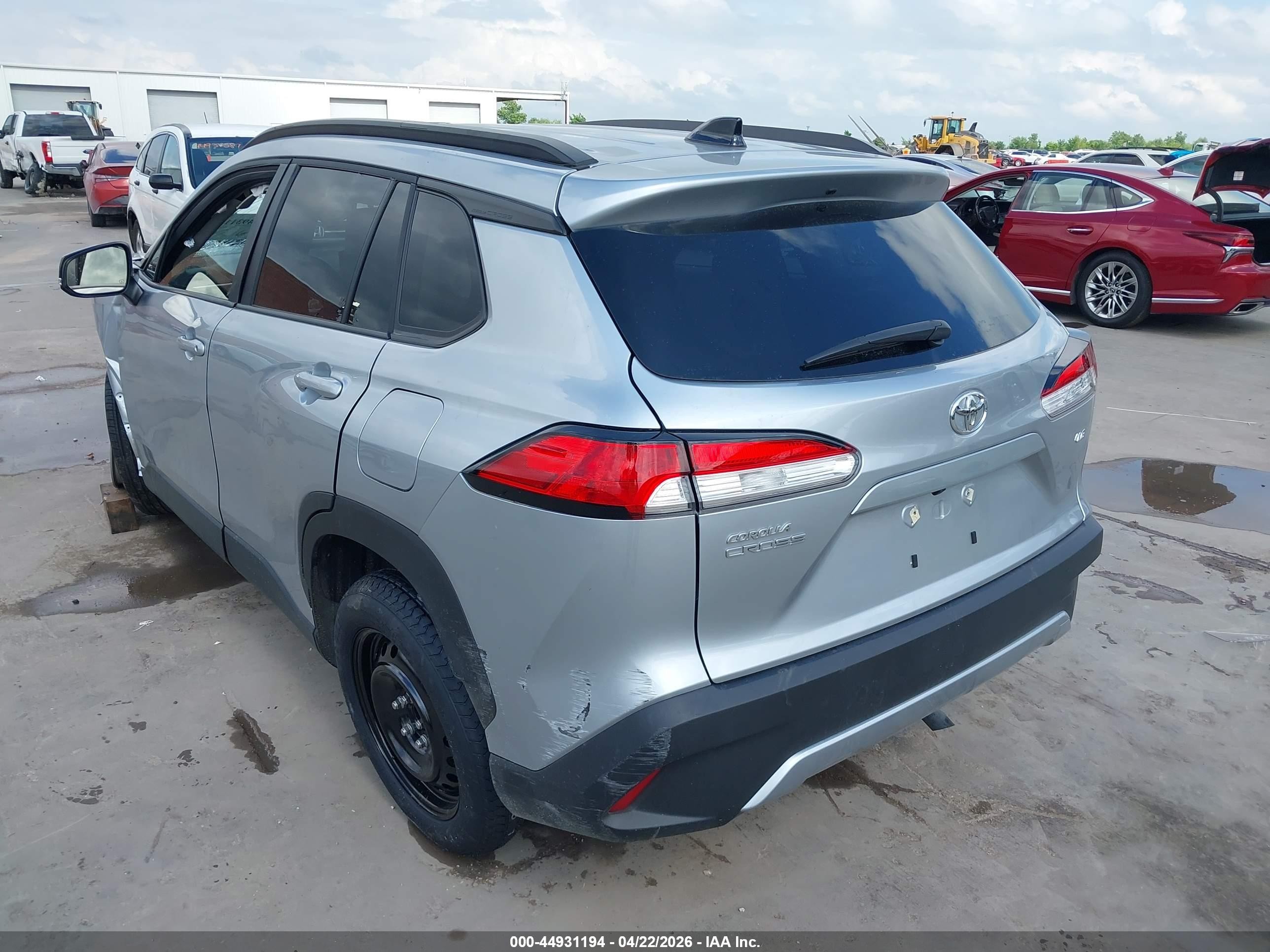 2025 Toyota Corolla Cross Le Silver vin: 7MUCAAAG9SV127492