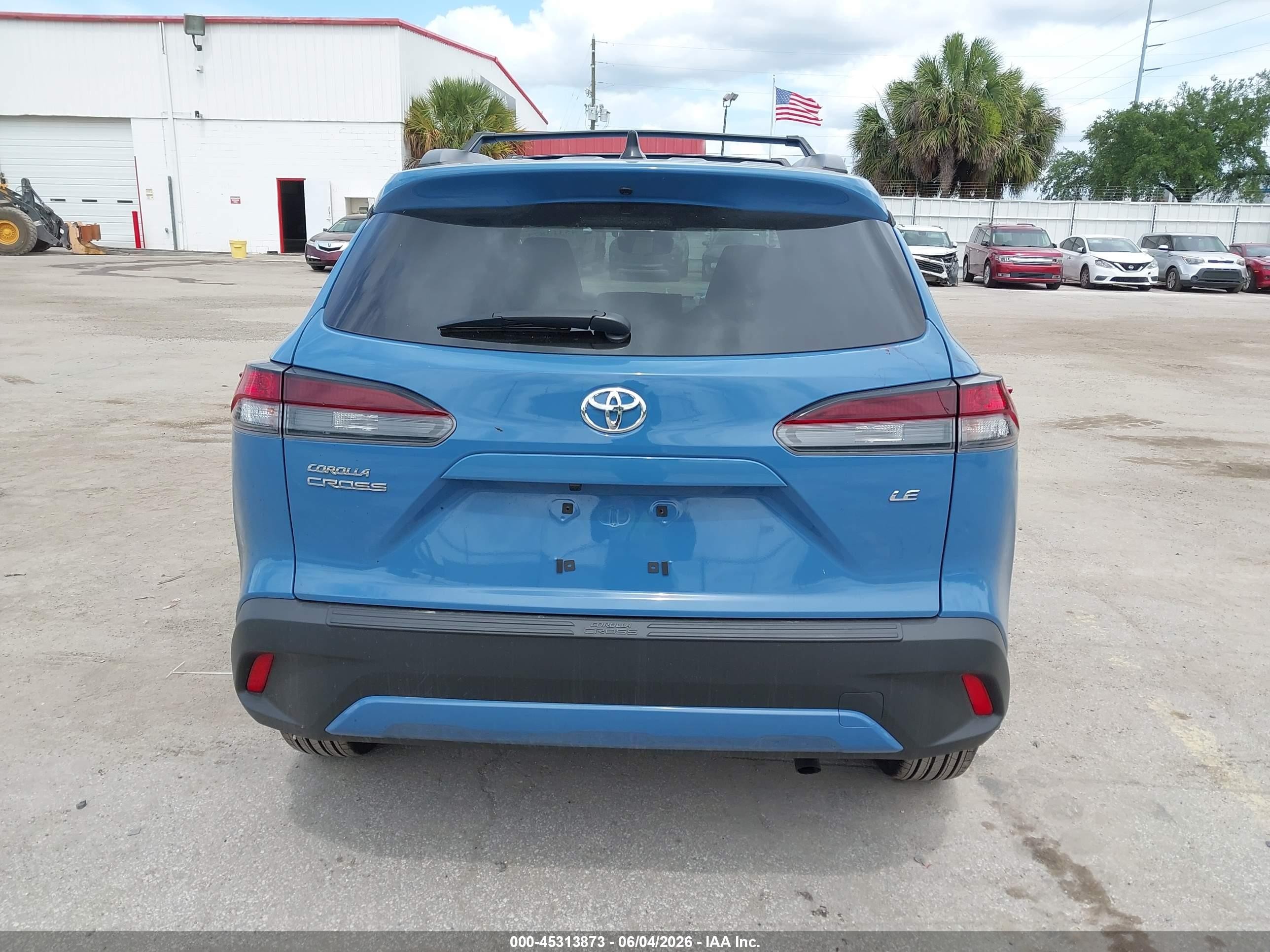 2026 Toyota Corolla Cross Le Blue vin: 7MUCAAAGXTV158445