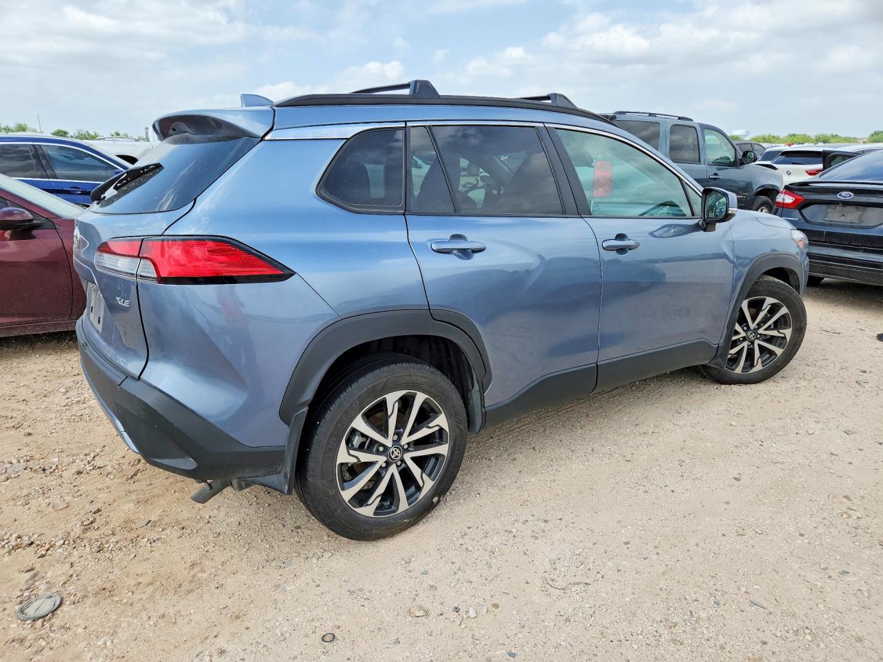 2024 Toyota Corolla Cross Xle Blue vin: 7MUDAAAG4RV089622