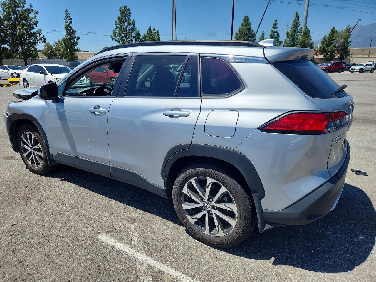 2024 Toyota Corolla Cross Xle Silver vin: 7MUDAAAG4RV105107