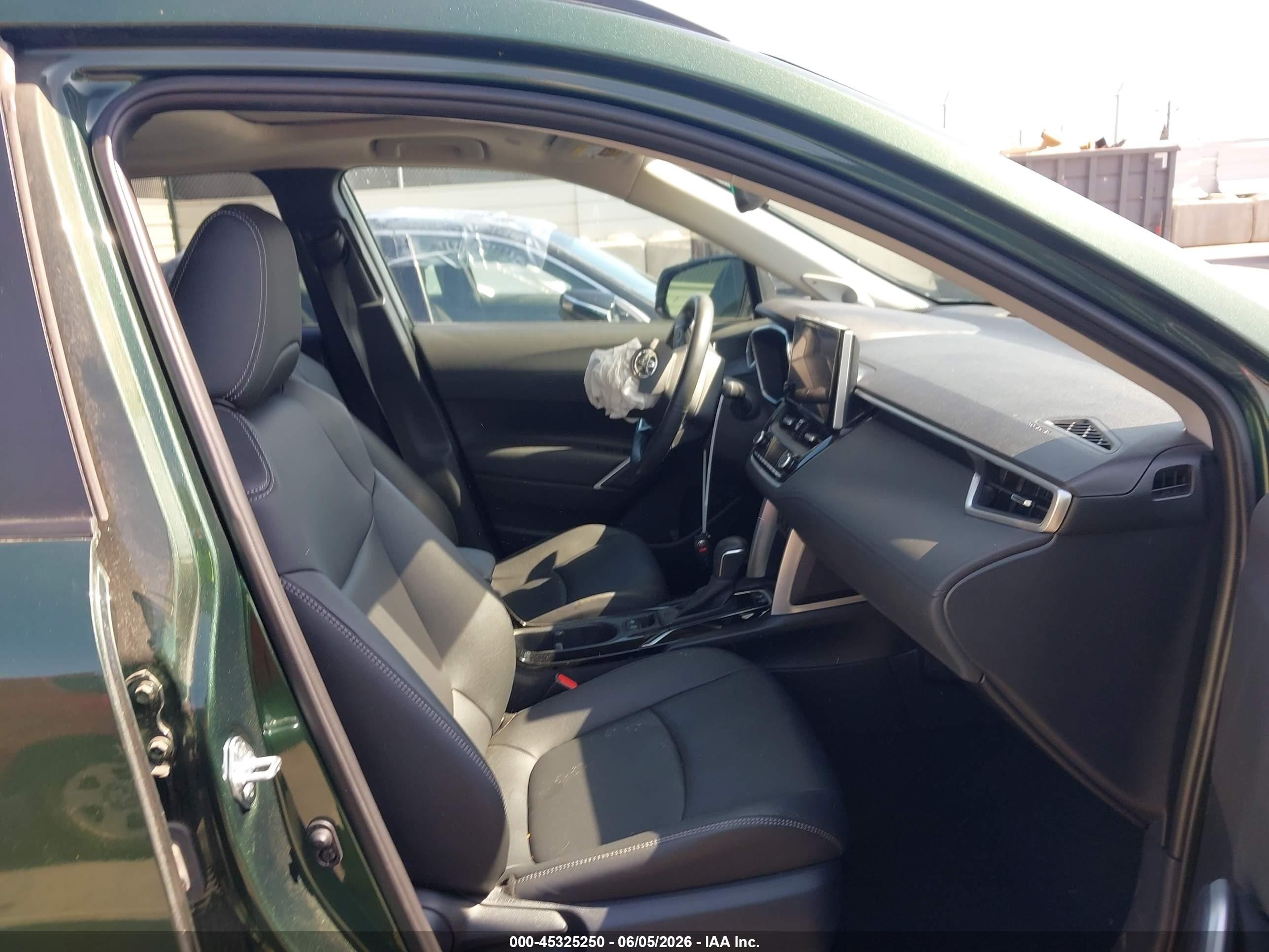 2024 Toyota Corolla Cross Xle Green vin: 7MUDAAAG5RV074126