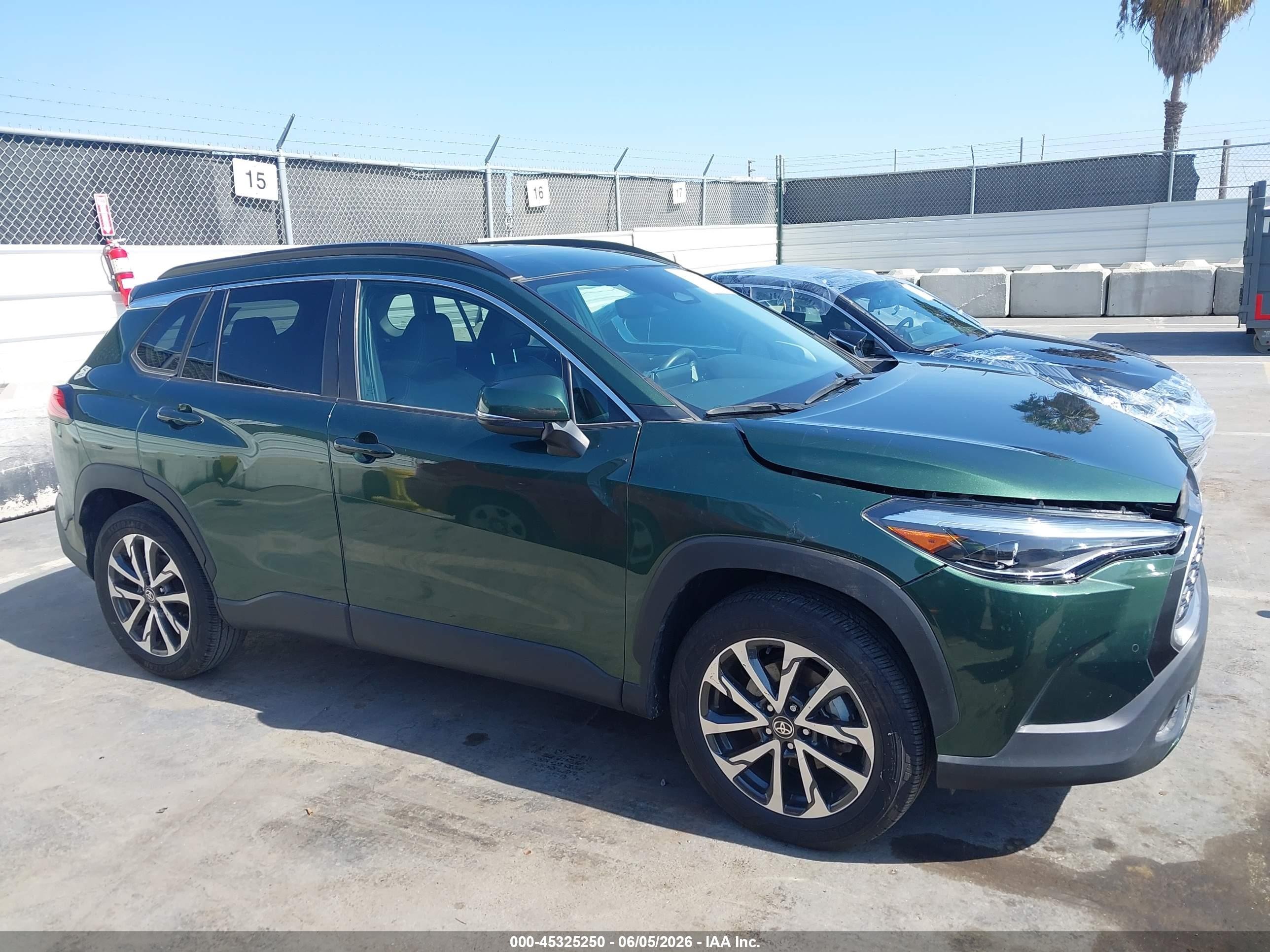 2024 Toyota Corolla Cross Xle Green vin: 7MUDAAAG5RV074126
