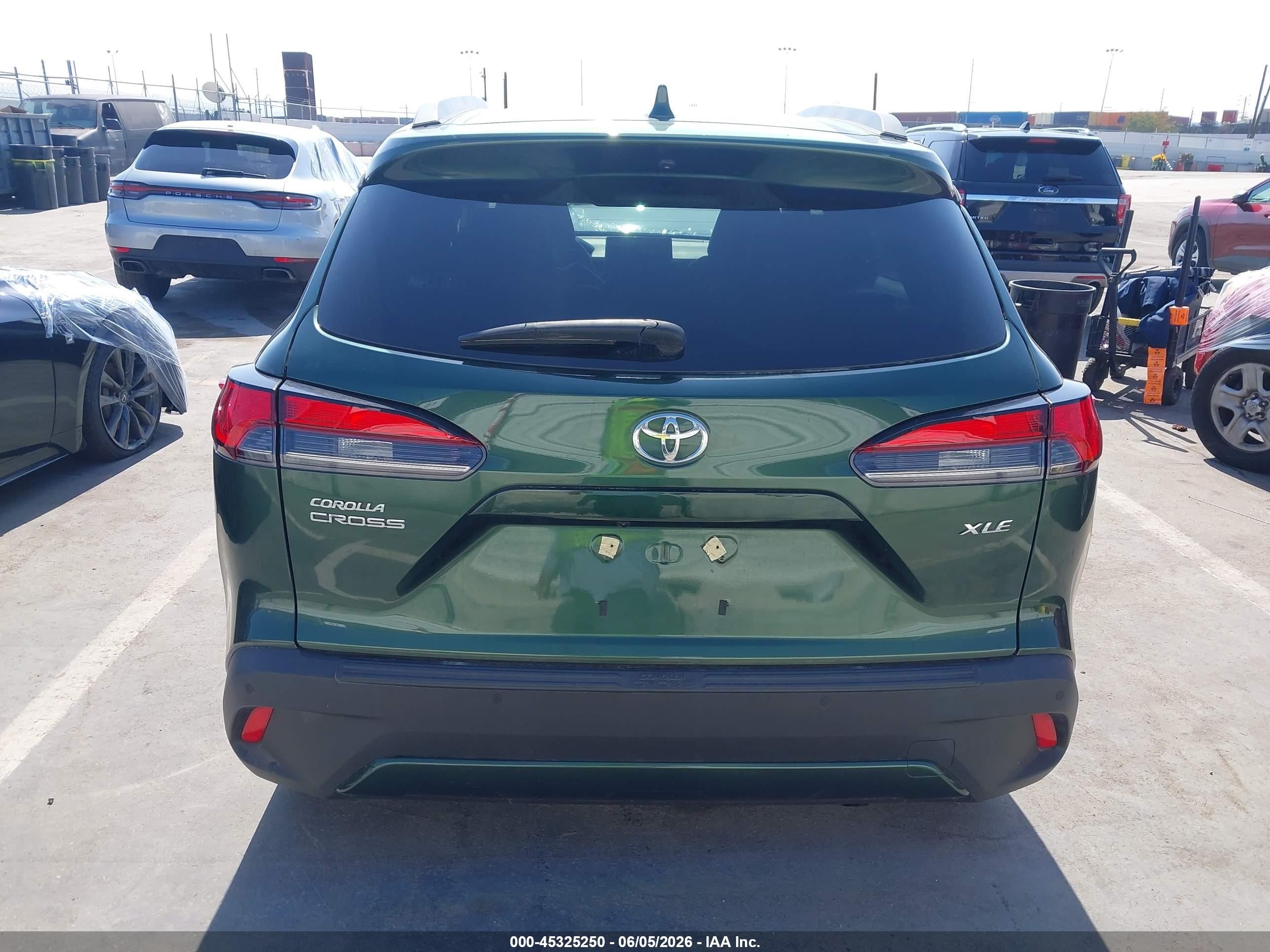 2024 Toyota Corolla Cross Xle Green vin: 7MUDAAAG5RV074126