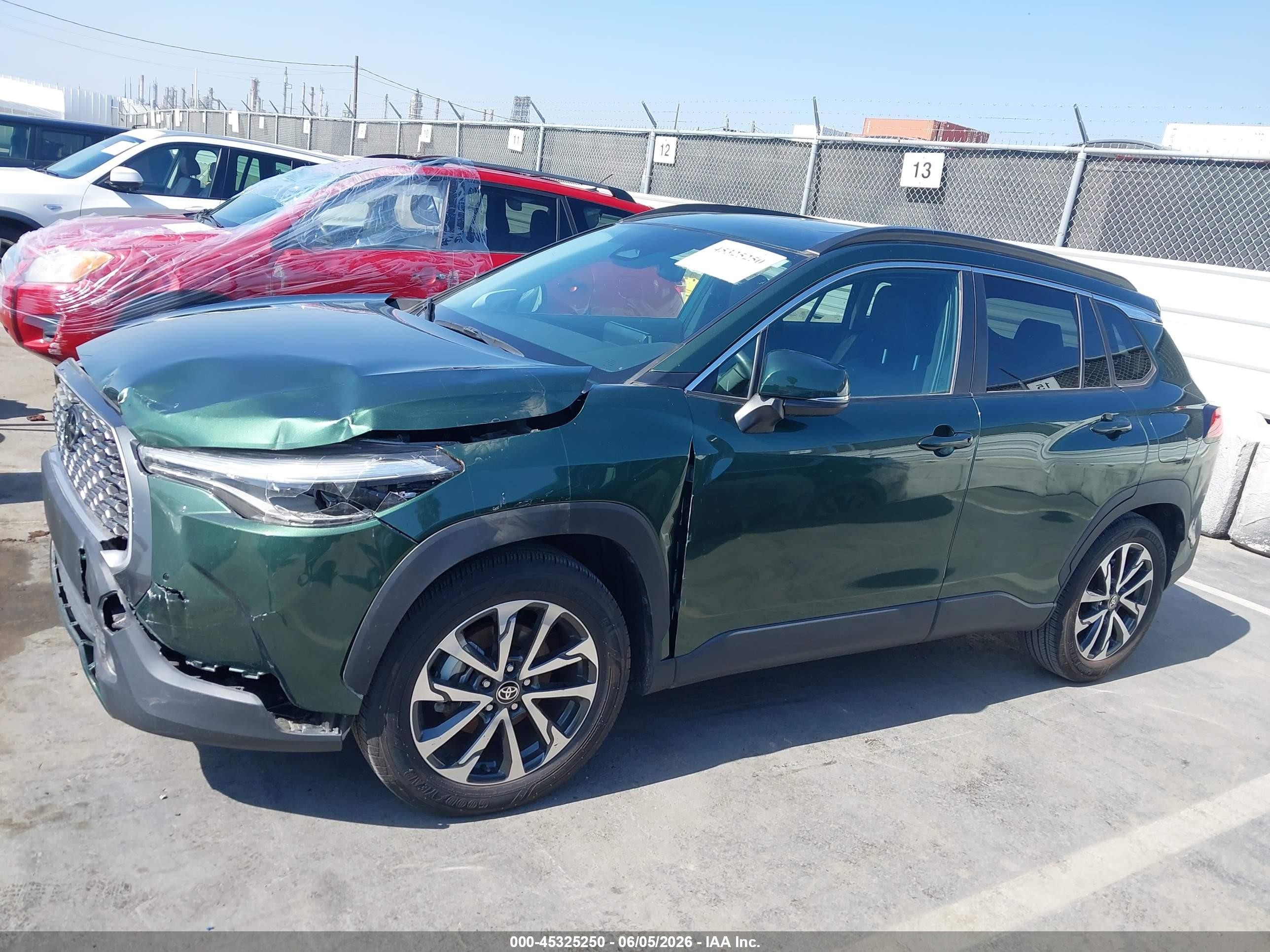 2024 Toyota Corolla Cross Xle Green vin: 7MUDAAAG5RV074126