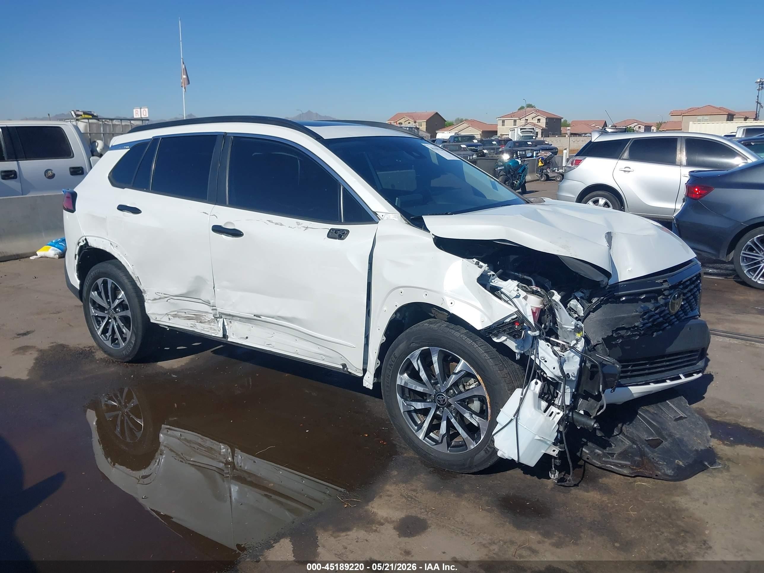2022 Toyota Corolla Cross Xle White vin: 7MUDAAAG8NV034875