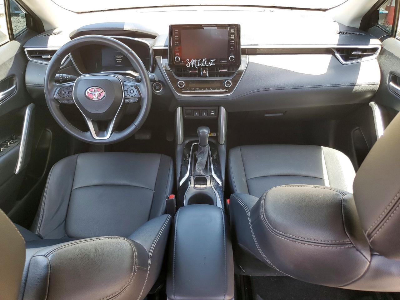 2022 Toyota Corolla Cross Xle Black vin: 7MUDAABG2NV007802