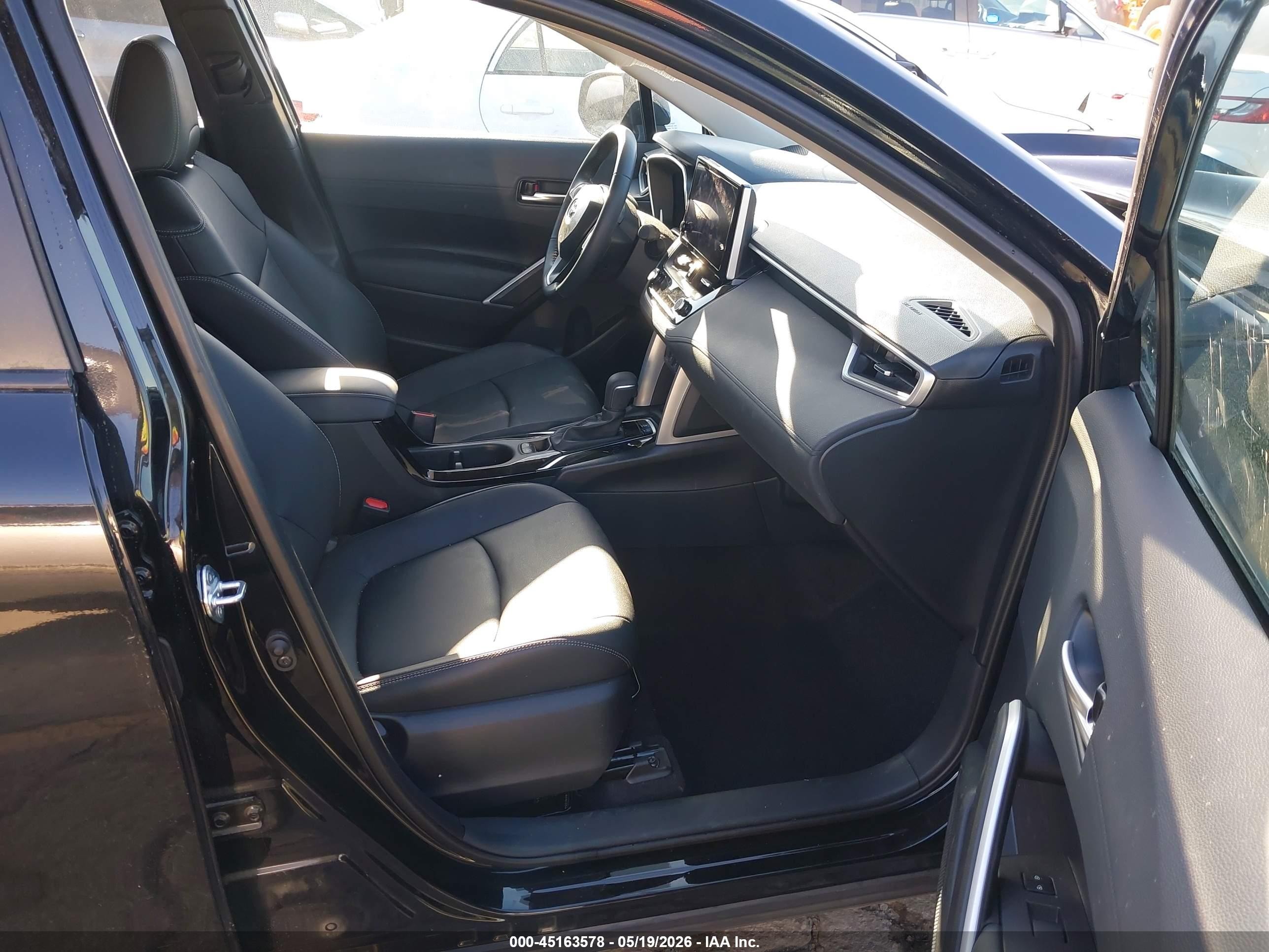 2025 Toyota Corolla Cross Xle Black vin: 7MUDAABG2SV145996