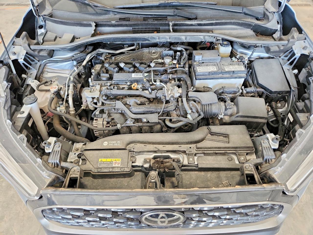 2024 Toyota Corolla Cross Xle Silver vin: 7MUDAABG5RV081995