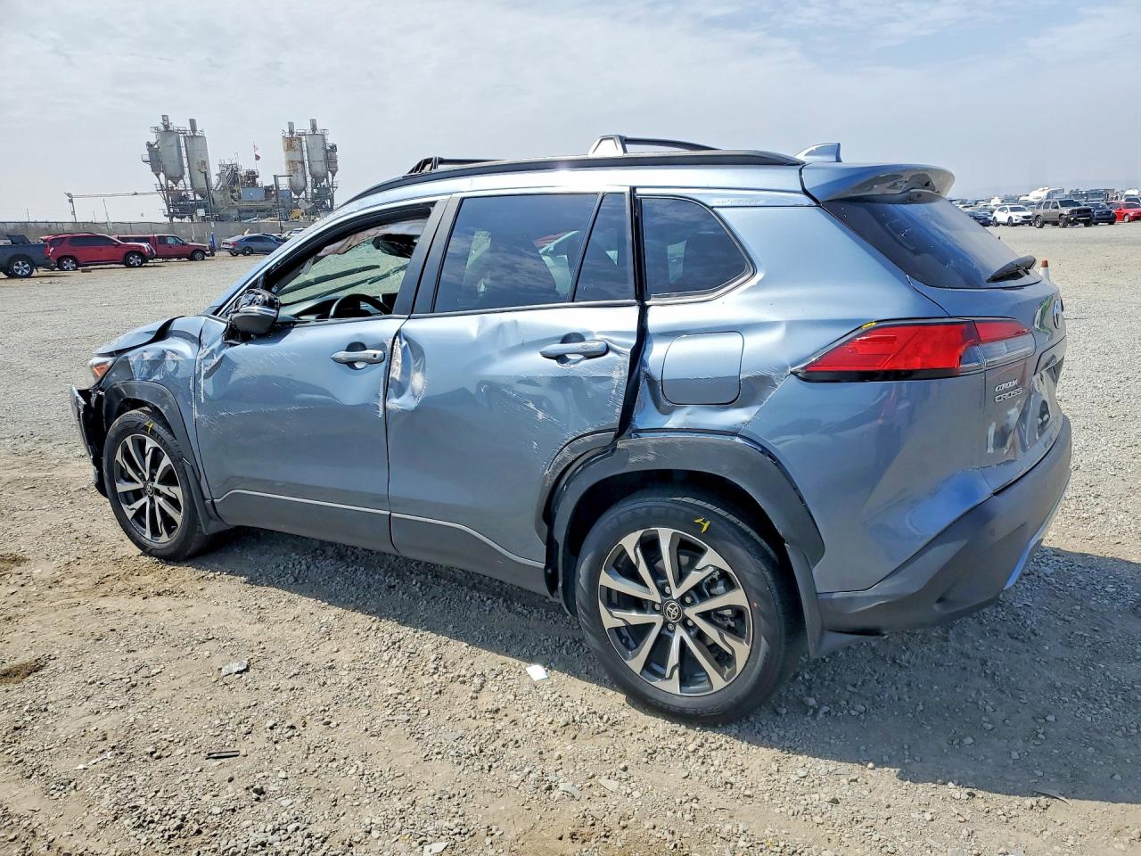 2024 Toyota Corolla Cross Xle Серебряный vin: 7MUDAABG6RV092486