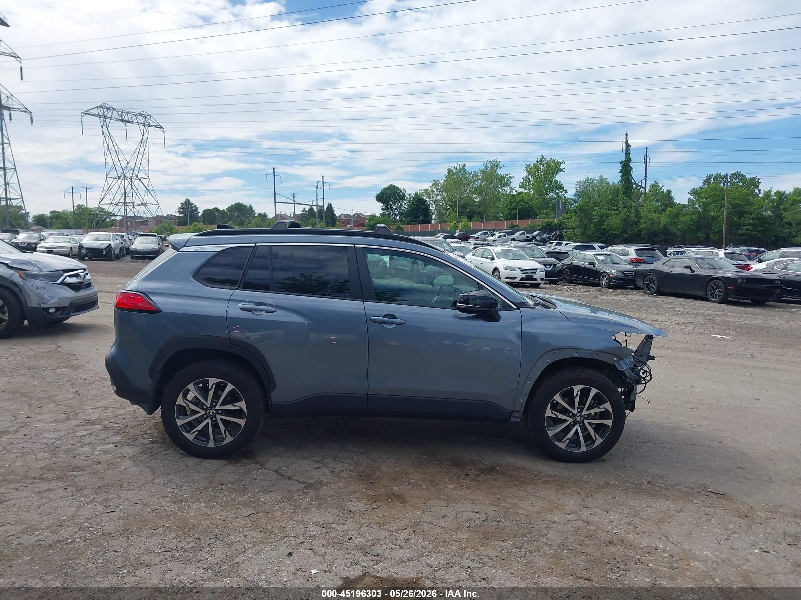 2025 Toyota Corolla Cross Xle Blue vin: 7MUDAABG8SV142018