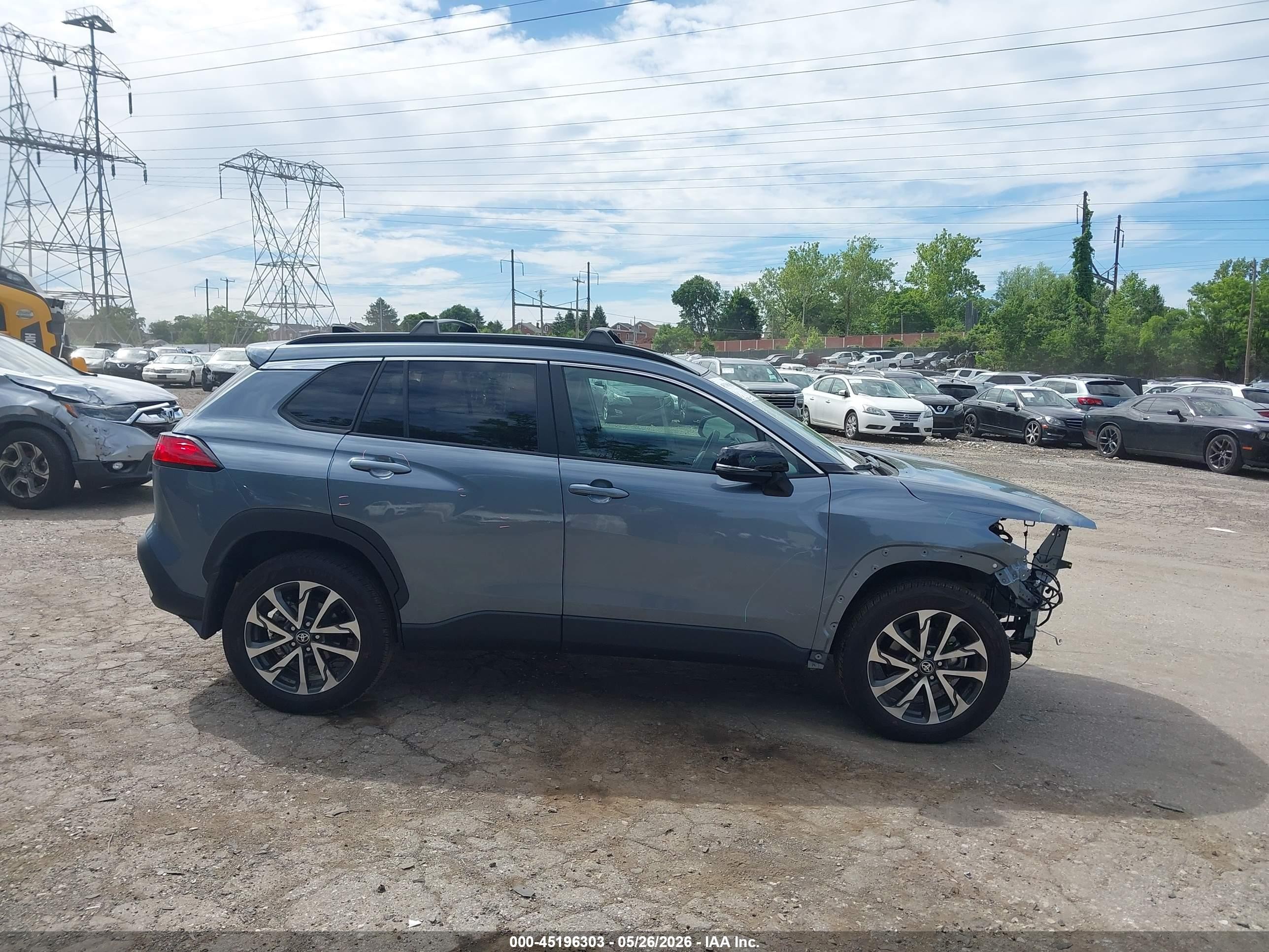 2025 Toyota Corolla Cross Xle Blue vin: 7MUDAABG8SV142018