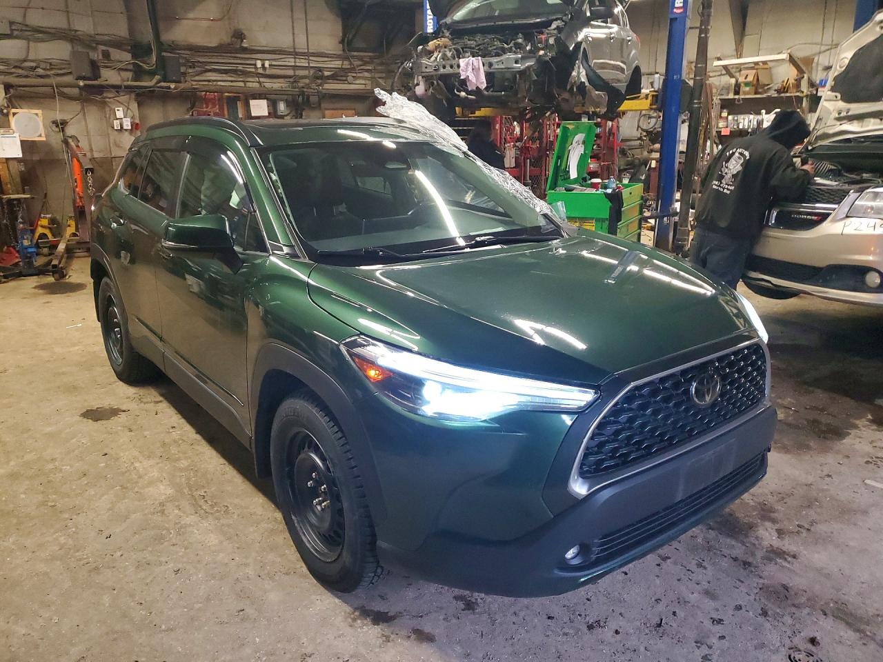 2023 Toyota Corolla Cross Xle Green vin: 7MUDAABG9PV045918