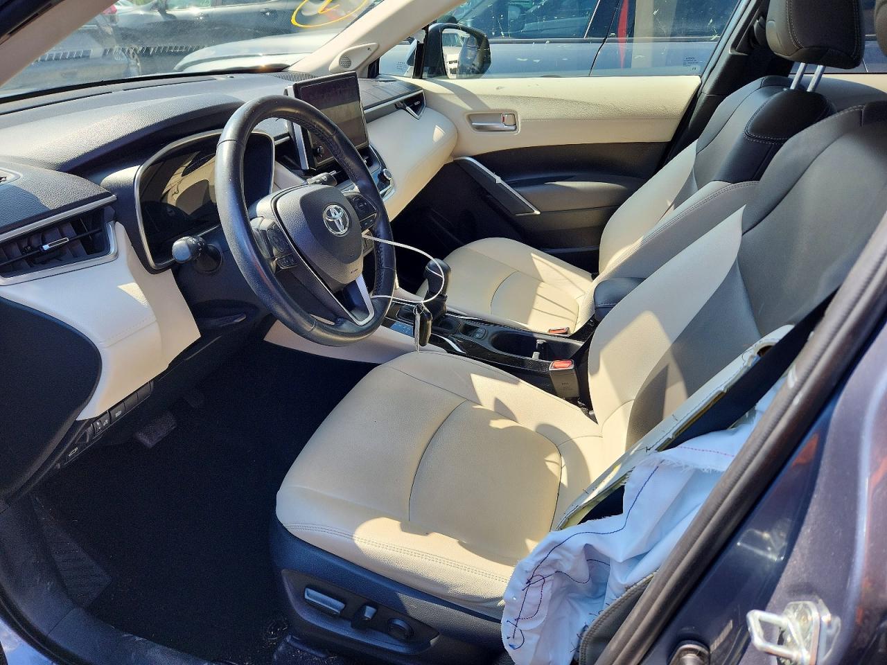 2023 Toyota Corolla Cross Xle Blue vin: 7MUDAABGXPV050660