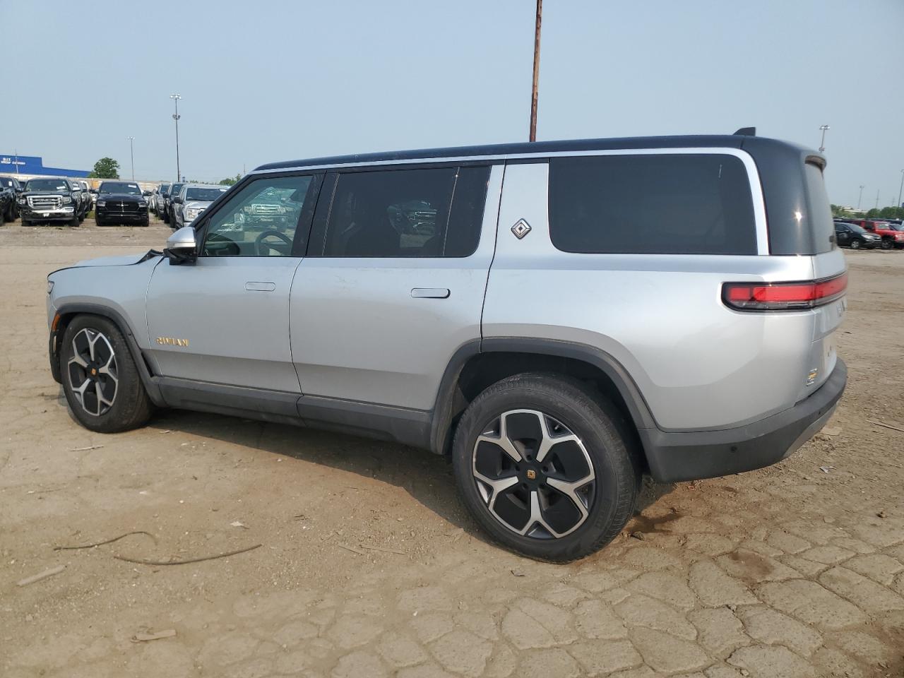 2023 Rivian R1s Adventure Silver vin: 7PDSGABA2PN006517