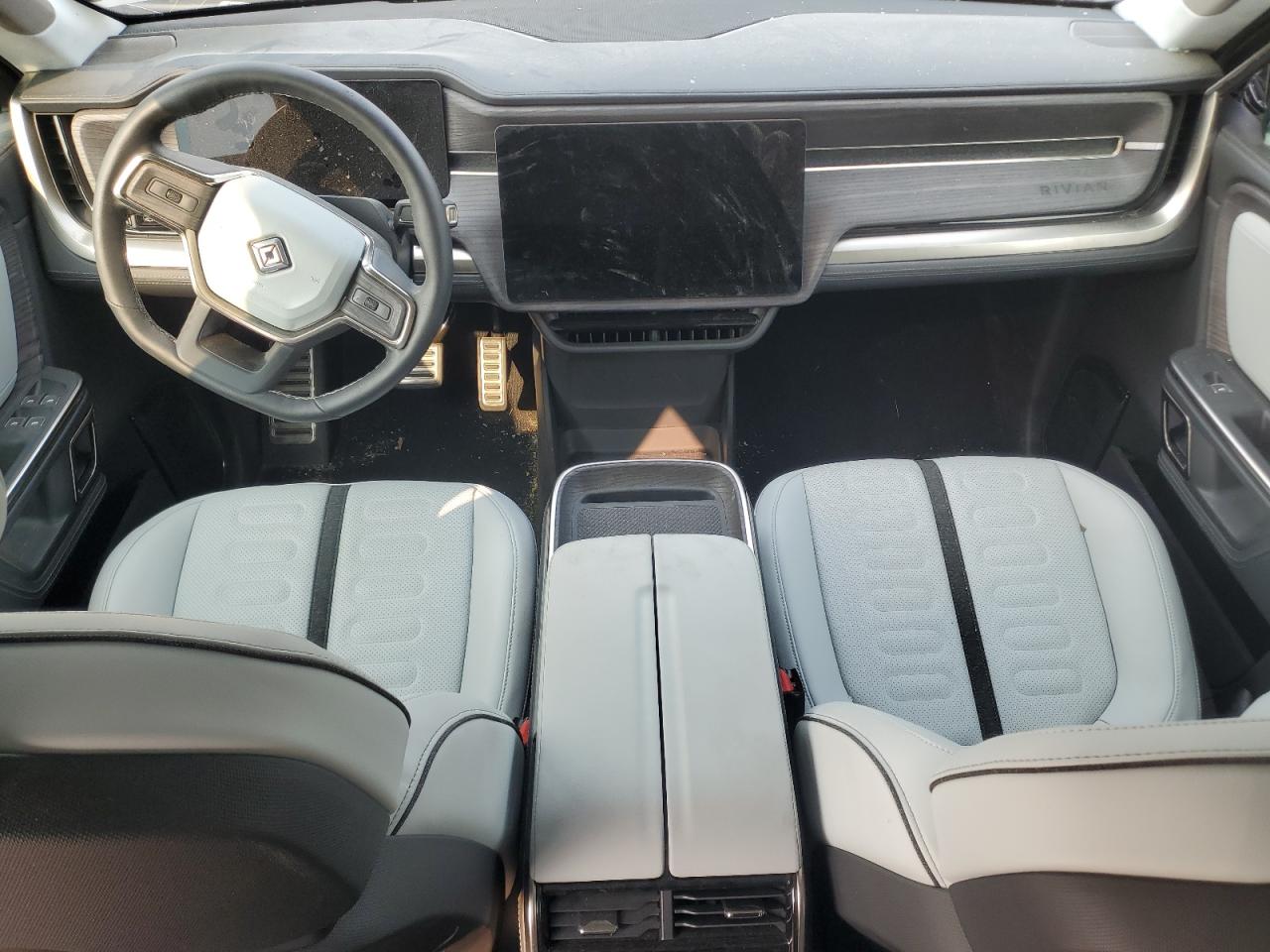 2023 Rivian R1s Adventure Silver vin: 7PDSGABA2PN006517