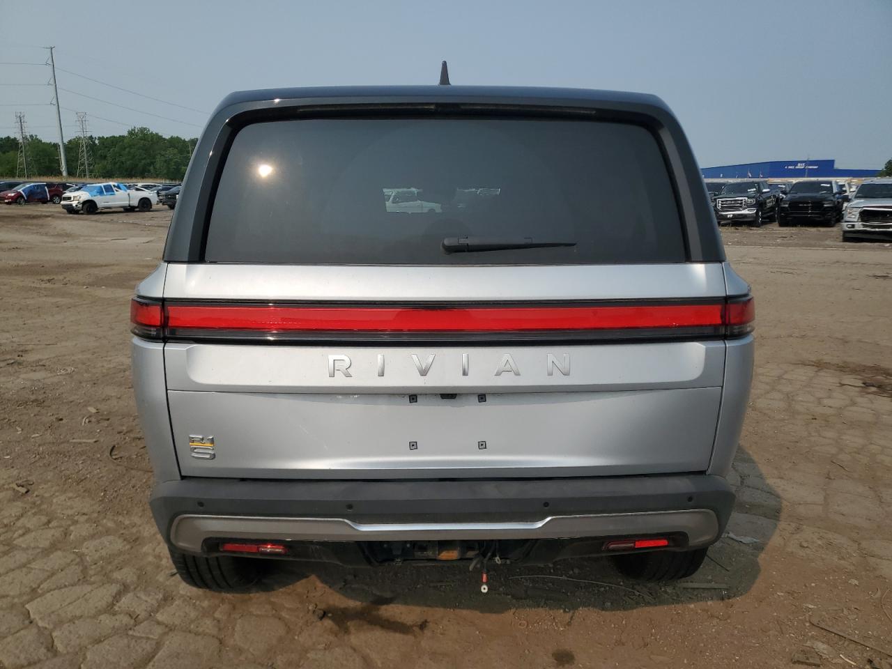 2023 Rivian R1s Adventure Silver vin: 7PDSGABA2PN006517