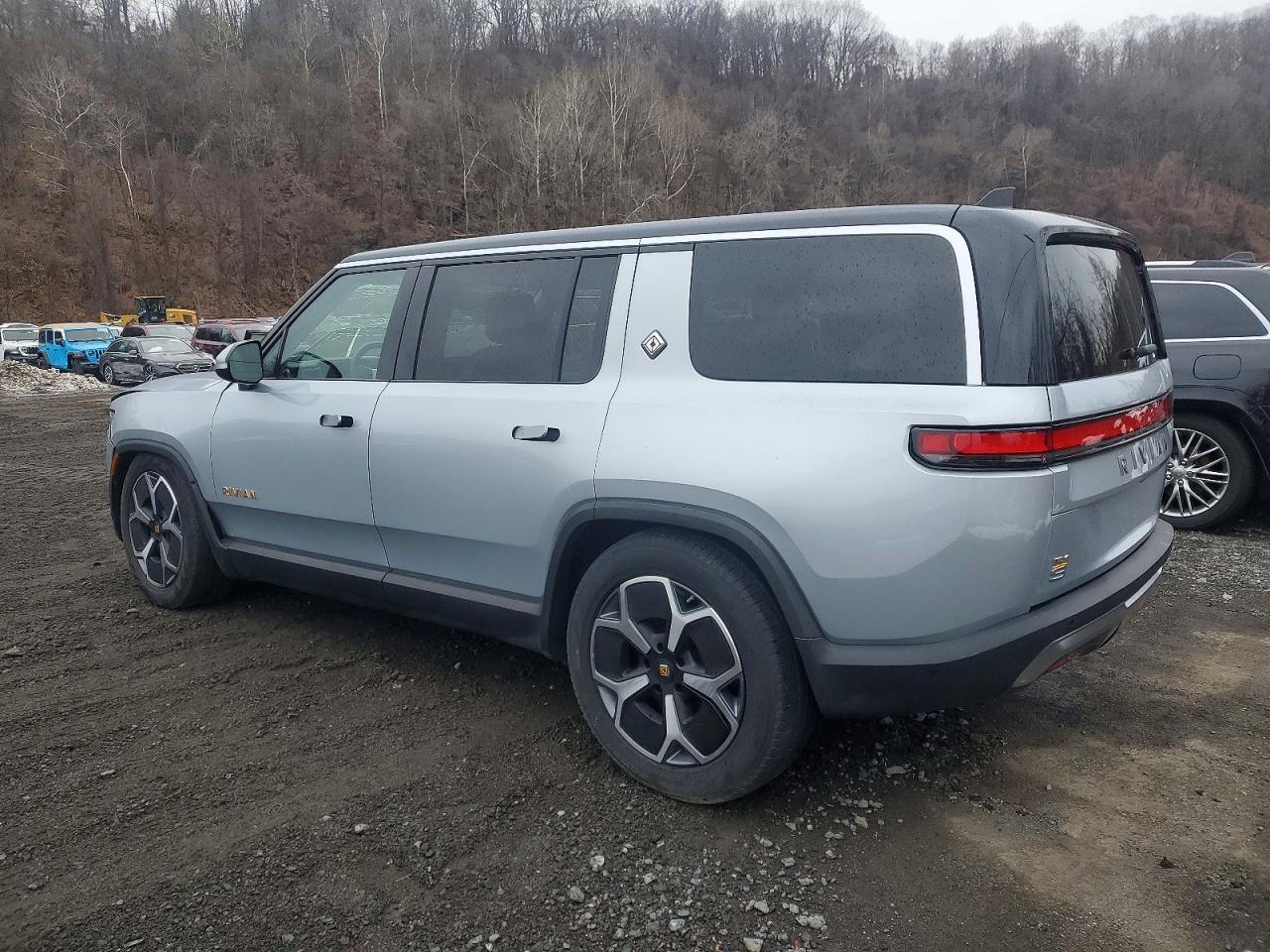 2023 Rivian R1s Adventure Silver vin: 7PDSGABA2PN006517