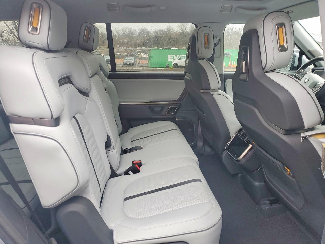 2023 Rivian R1s Adventure Silver vin: 7PDSGABA2PN006517