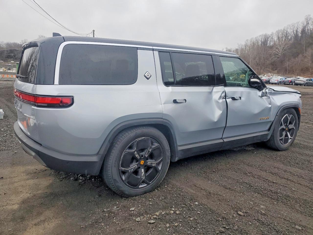 2023 Rivian R1s Adventure Silver vin: 7PDSGABA2PN006517