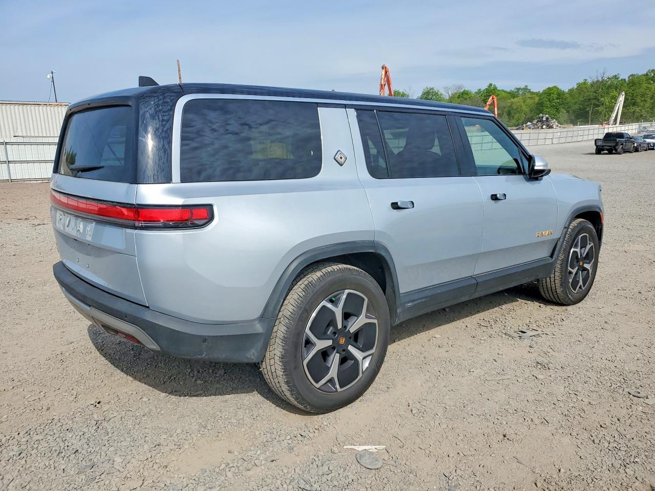 2024 Rivian R1s Adventure Gray vin: 7PDSGABA3RN034071