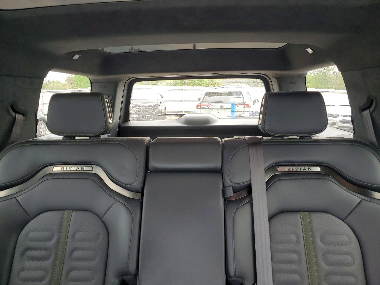 2024 Rivian R1s Adventure Gray vin: 7PDSGABA3RN034071
