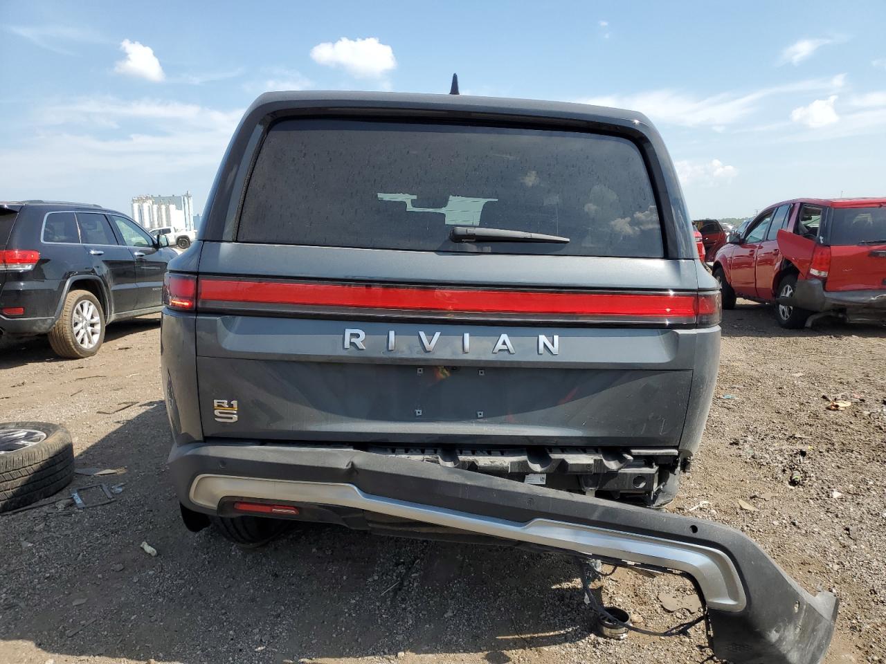 2022 Rivian R1s Launch Edition   Серый vin: 7PDSGABL0NN001282