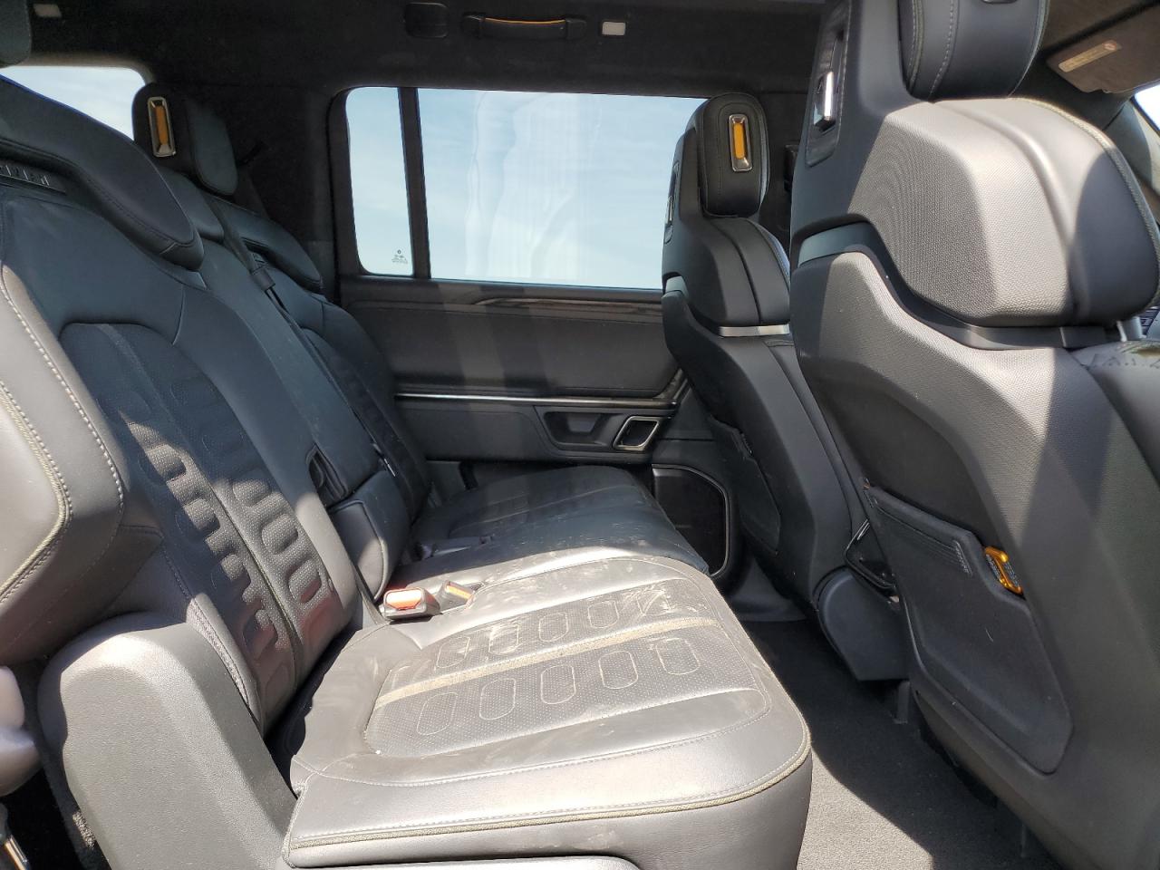 2022 Rivian R1s Launch Edition   Серый vin: 7PDSGABL0NN001282