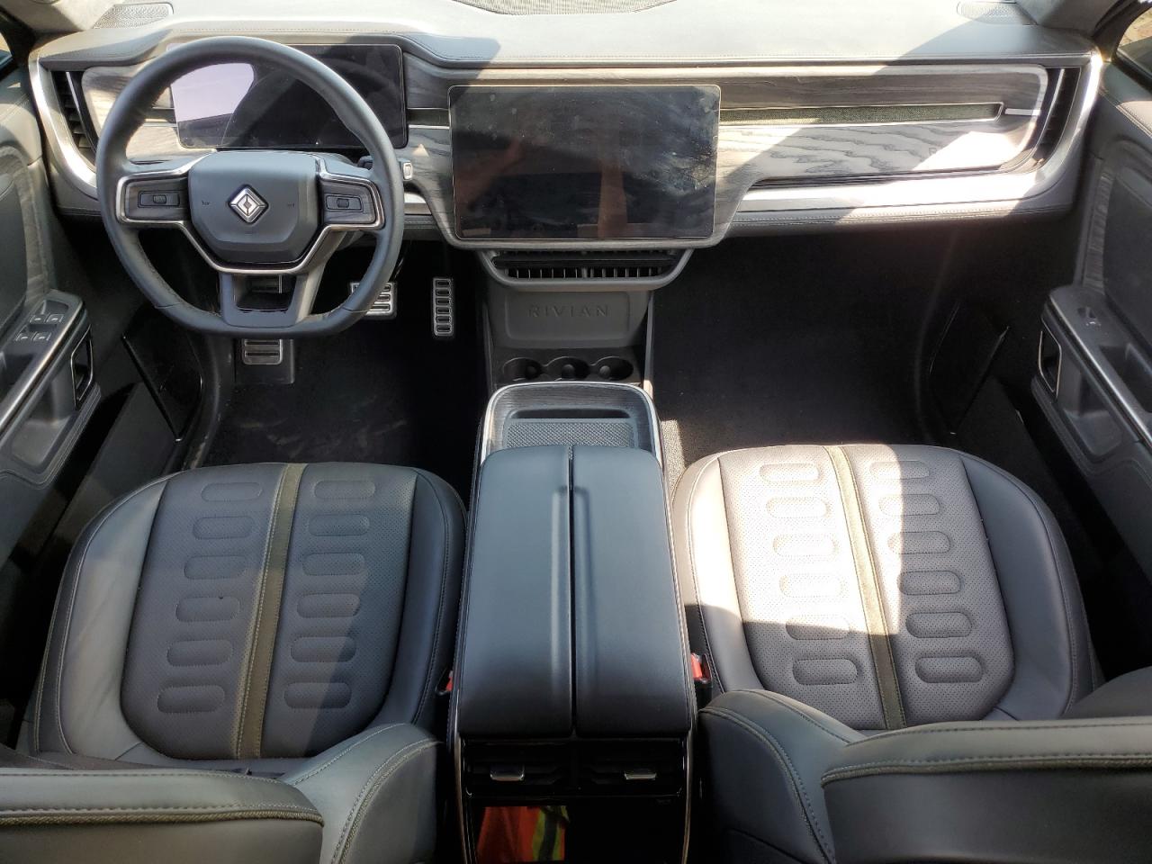 2022 Rivian R1s Launch Edition   Серый vin: 7PDSGABL0NN001282