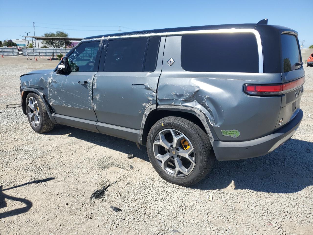 2022 Rivian R1s Launch Edition   Gray vin: 7PDSGABLXNN002648