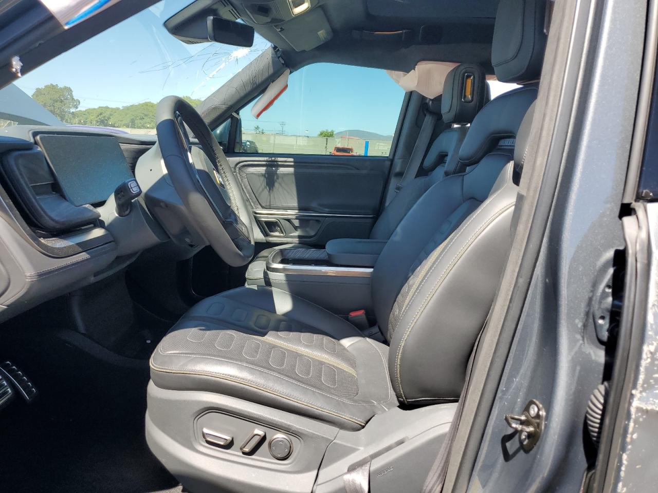 2022 Rivian R1s Launch Edition   Gray vin: 7PDSGABLXNN002648
