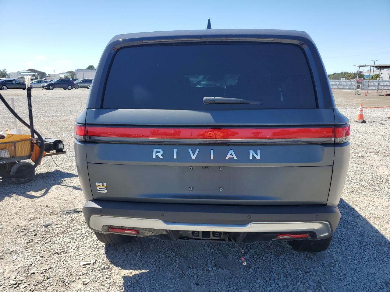 2022 Rivian R1s Launch Edition   Gray vin: 7PDSGABLXNN002648