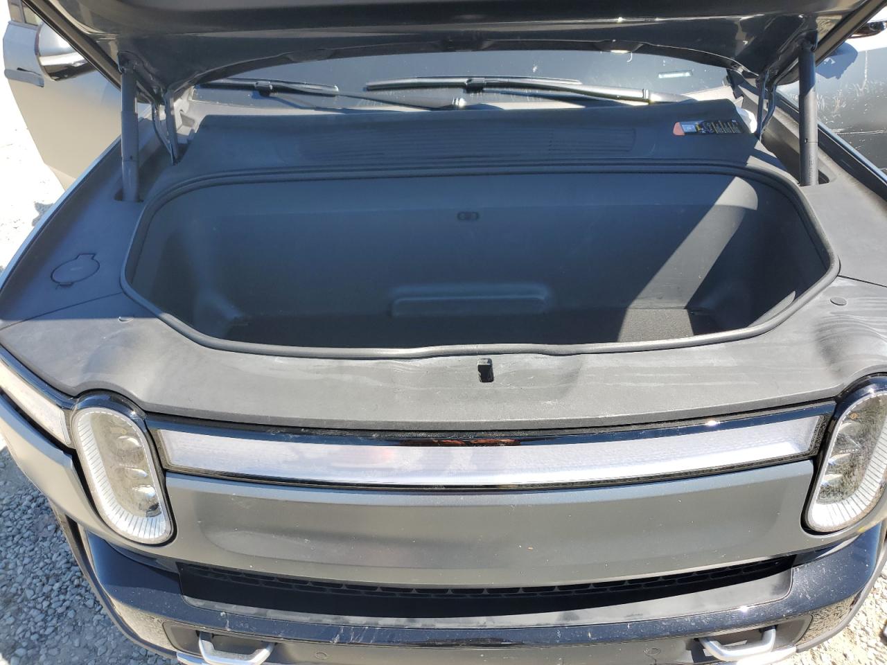 2022 Rivian R1s Launch Edition   Gray vin: 7PDSGABLXNN002648