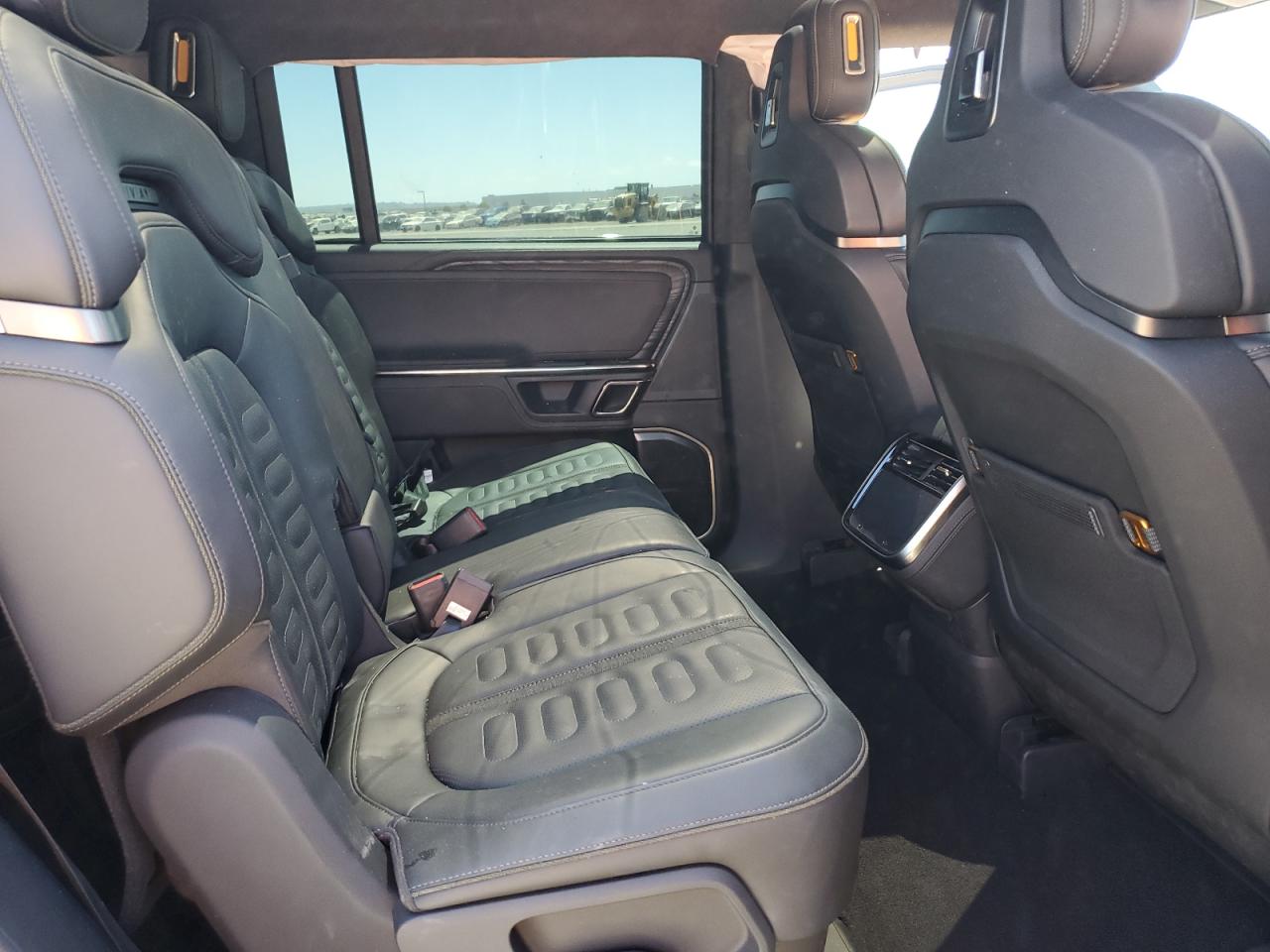 2022 Rivian R1s Launch Edition   Gray vin: 7PDSGABLXNN002648