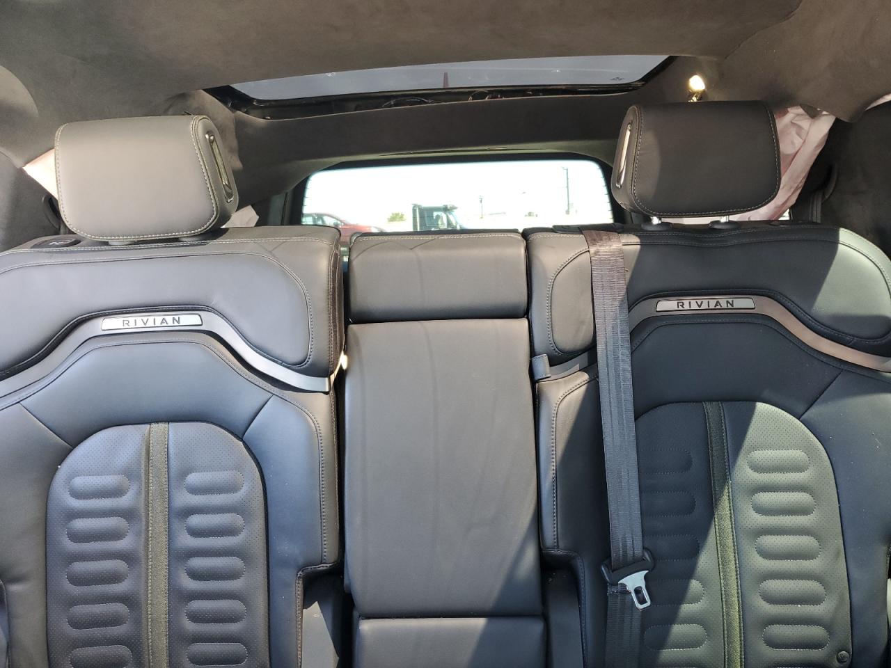 2022 Rivian R1s Launch Edition   Gray vin: 7PDSGABLXNN002648