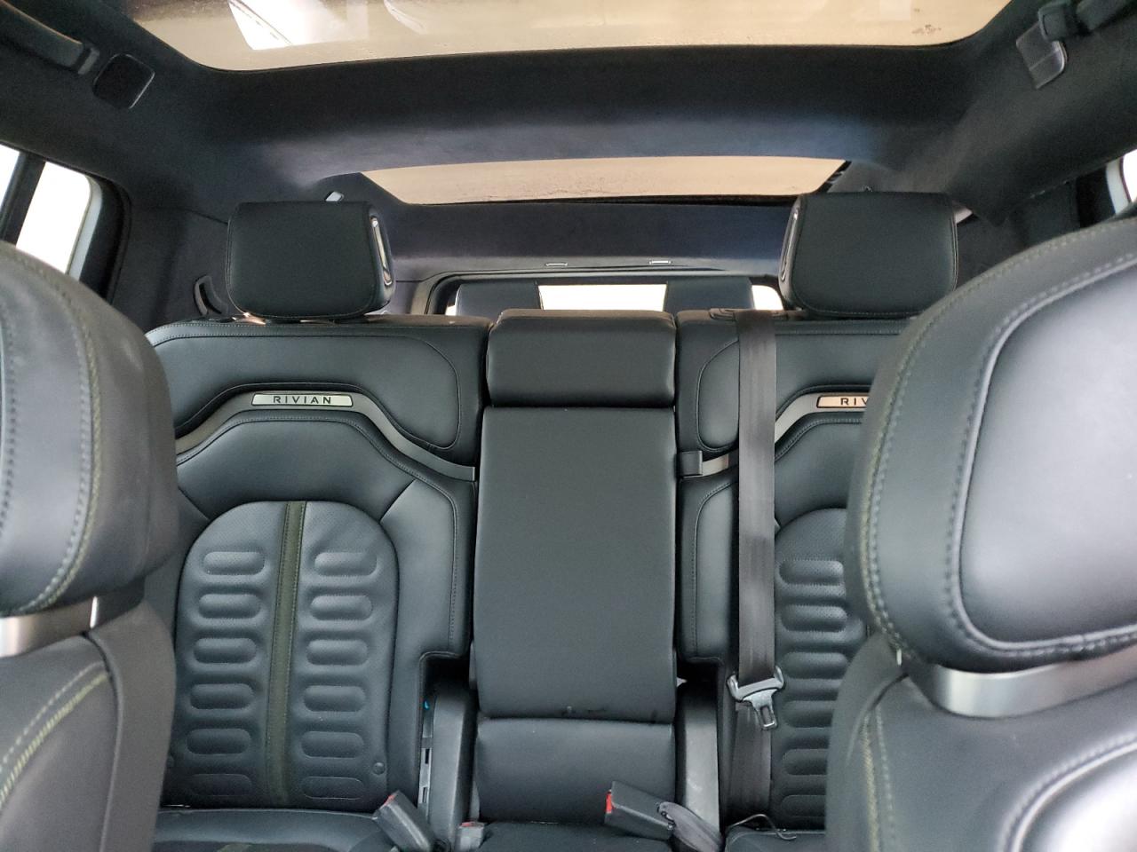 2023 Rivian R1s Launch Edition Green vin: 7PDSGABLXPN020988