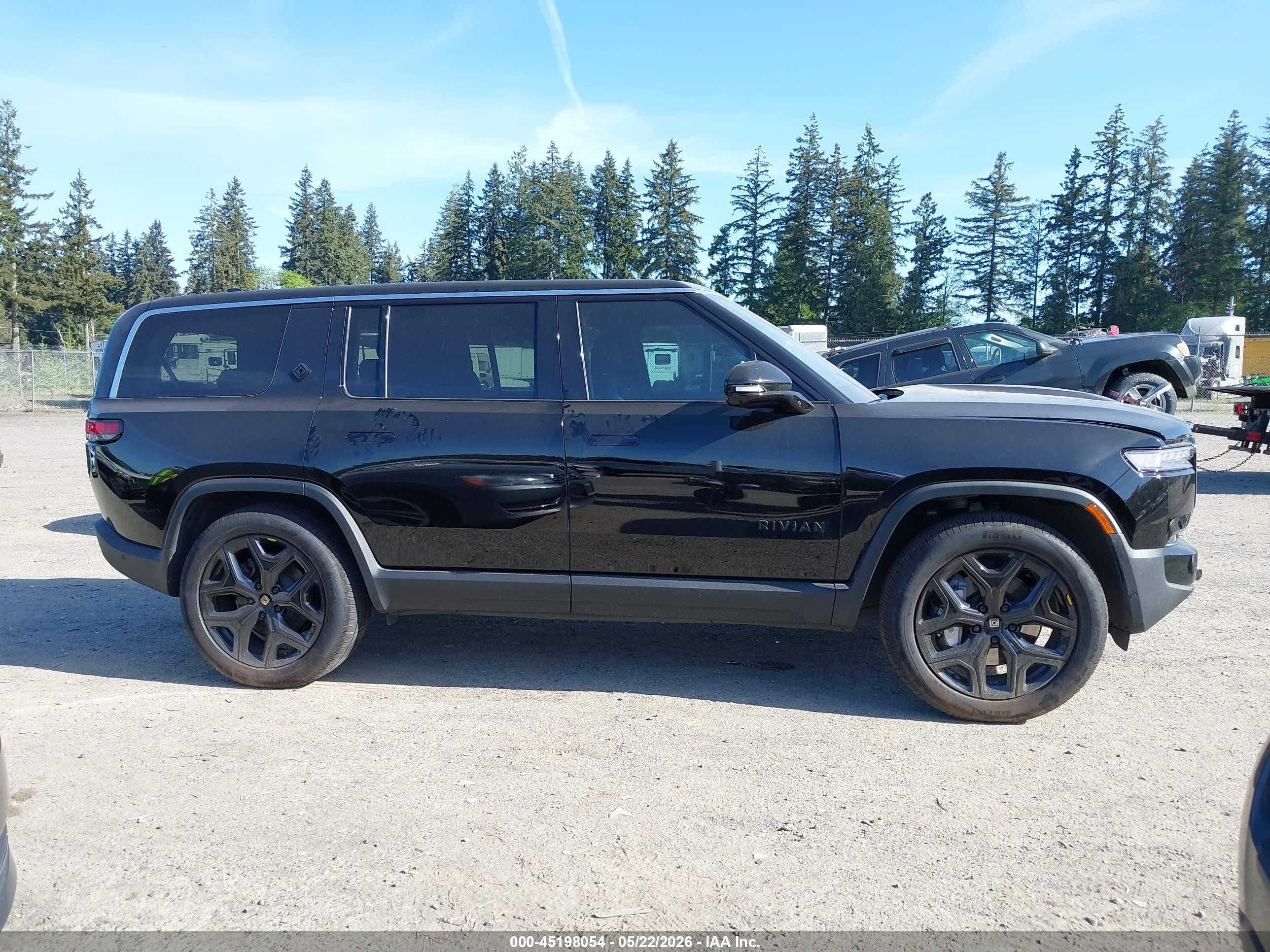 2025 Rivian R1s Adventure Dual Motor Large Pack/adventure Dual Motor Max Pack Black vin: 7PDSGBBA6SN061180