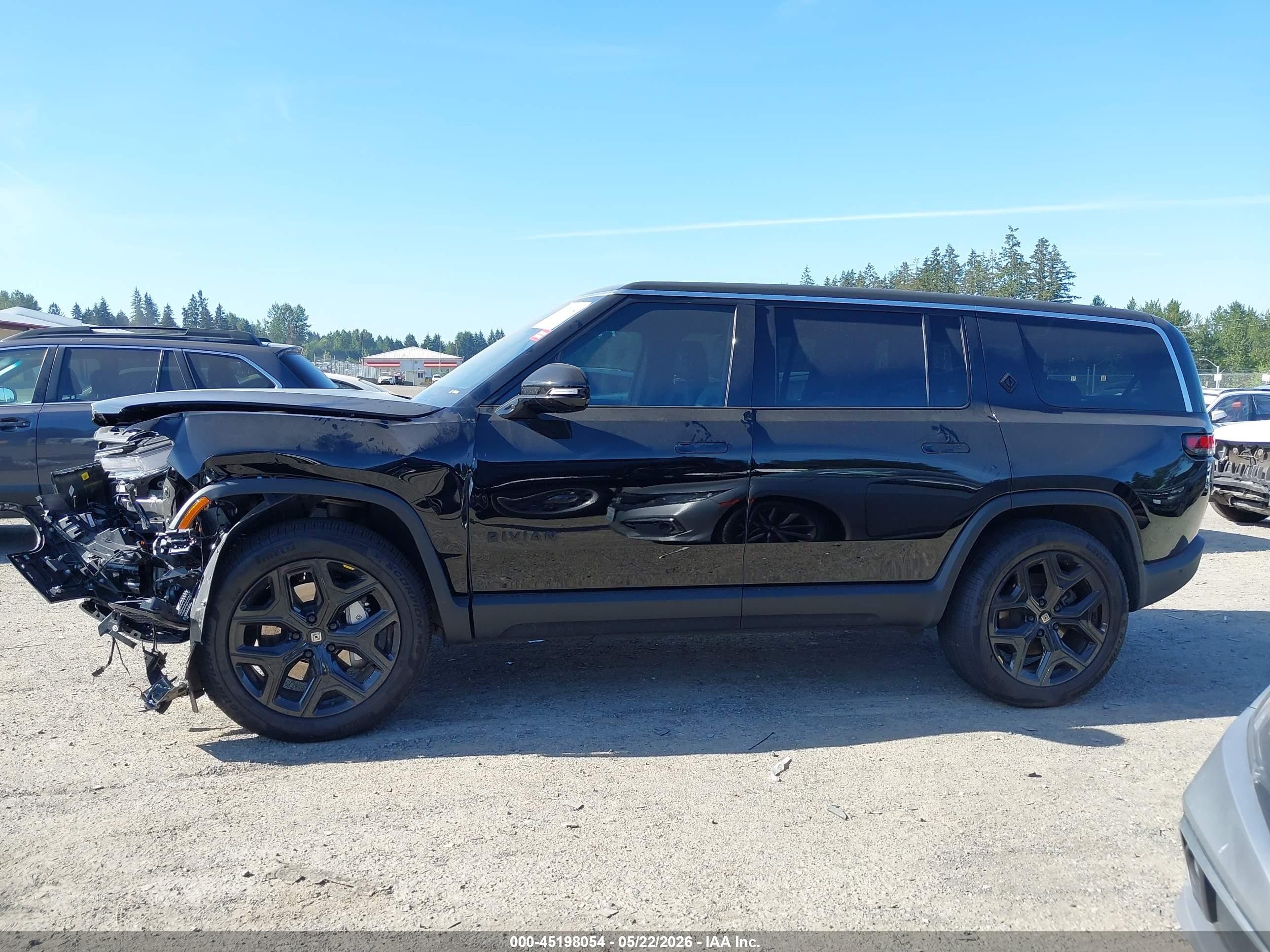 2025 Rivian R1s Adventure Dual Motor Large Pack/adventure Dual Motor Max Pack Black vin: 7PDSGBBA6SN061180