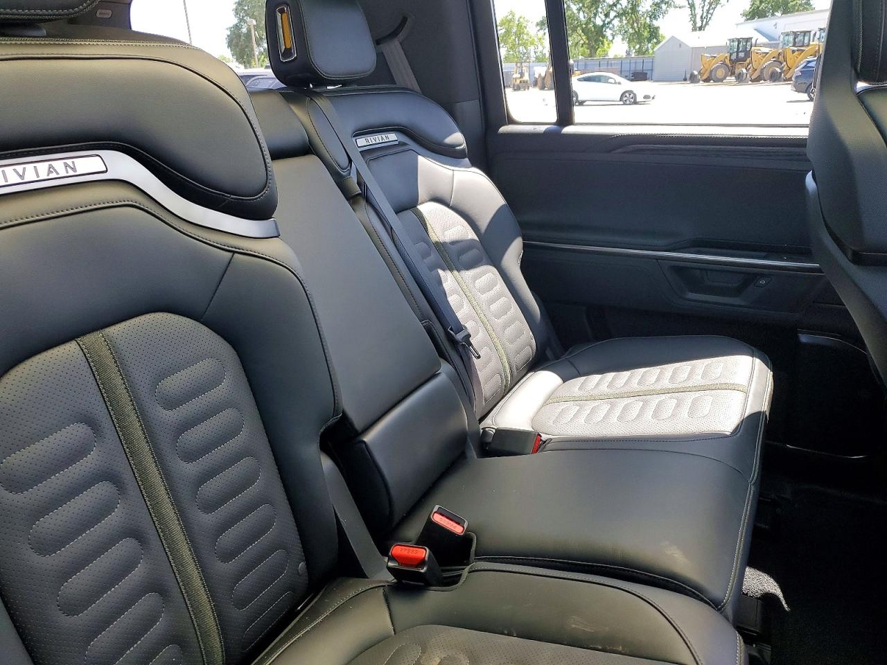 2026 Rivian R1s Adventure Green vin: 7PDSGCBA0TN080413
