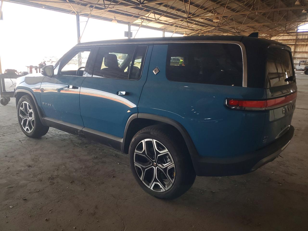 2026 Rivian R1s Adventure Blue vin: 7PDSGCBA7TN081364