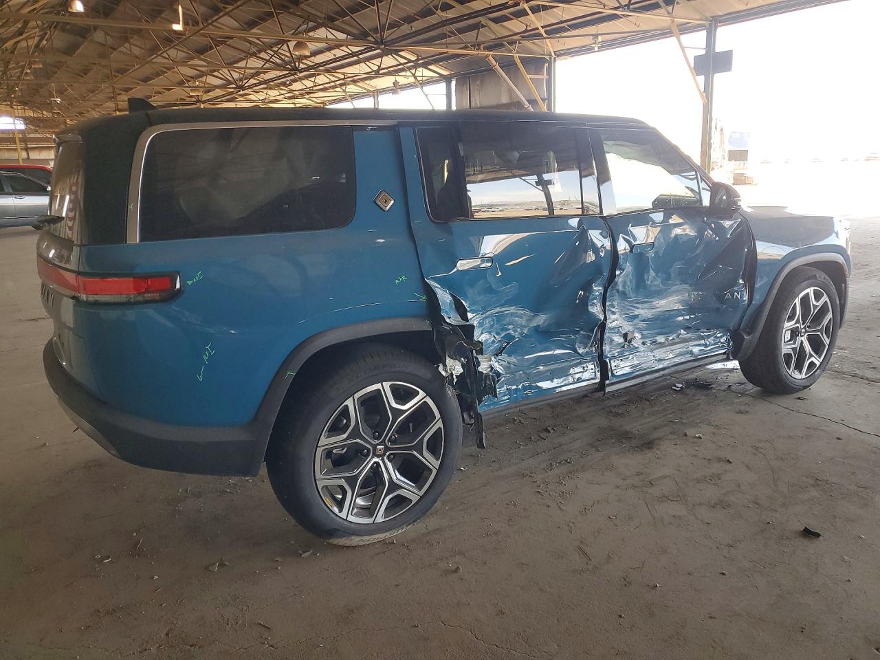 2026 Rivian R1s Adventure Blue vin: 7PDSGCBA7TN081364
