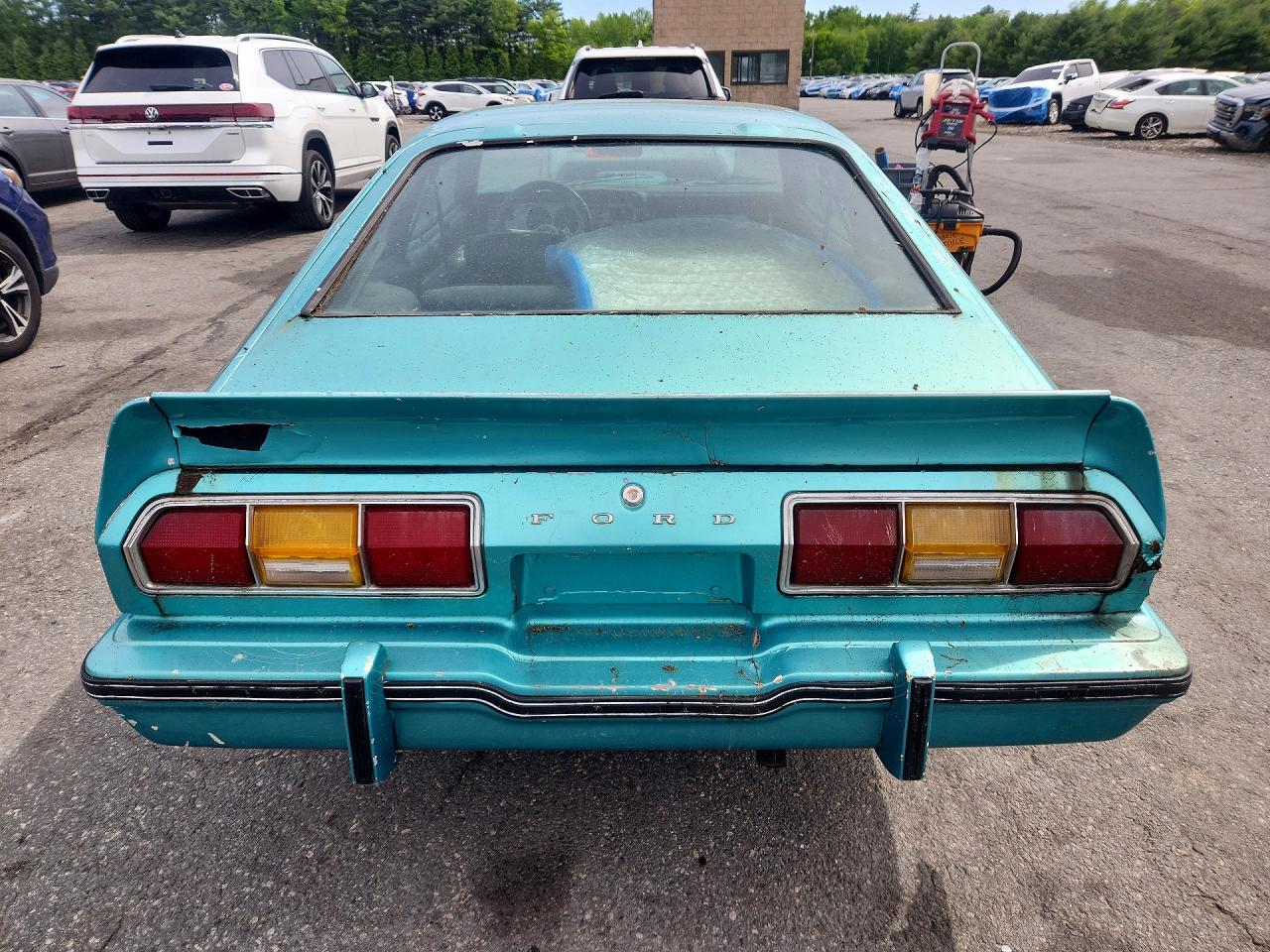 1977 Ford Mustang Turquoise vin: 7R03F102360