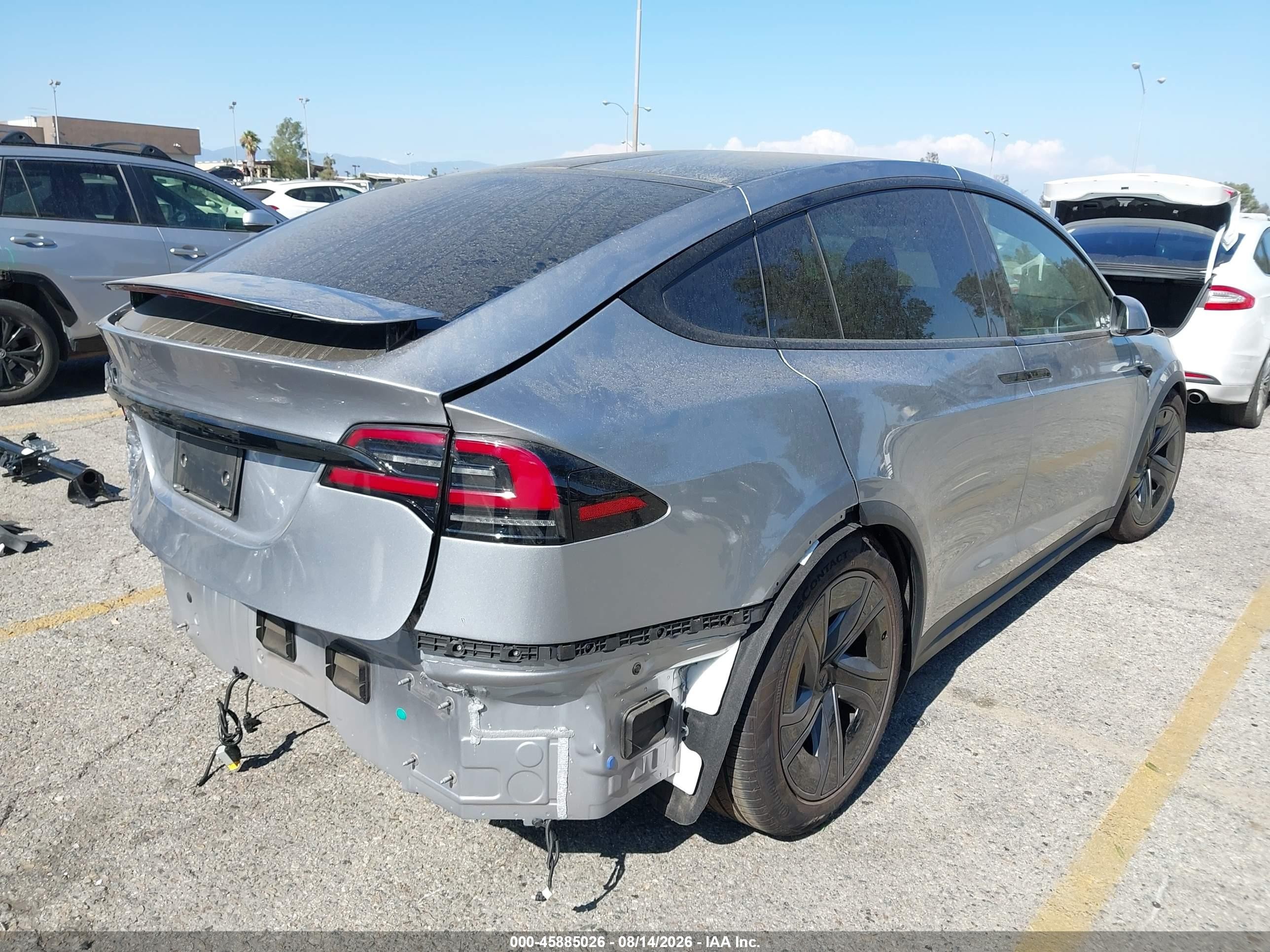 2026 Tesla Model X All-wheel Drive Серебряный vin: 7SAXCAE59TF482329