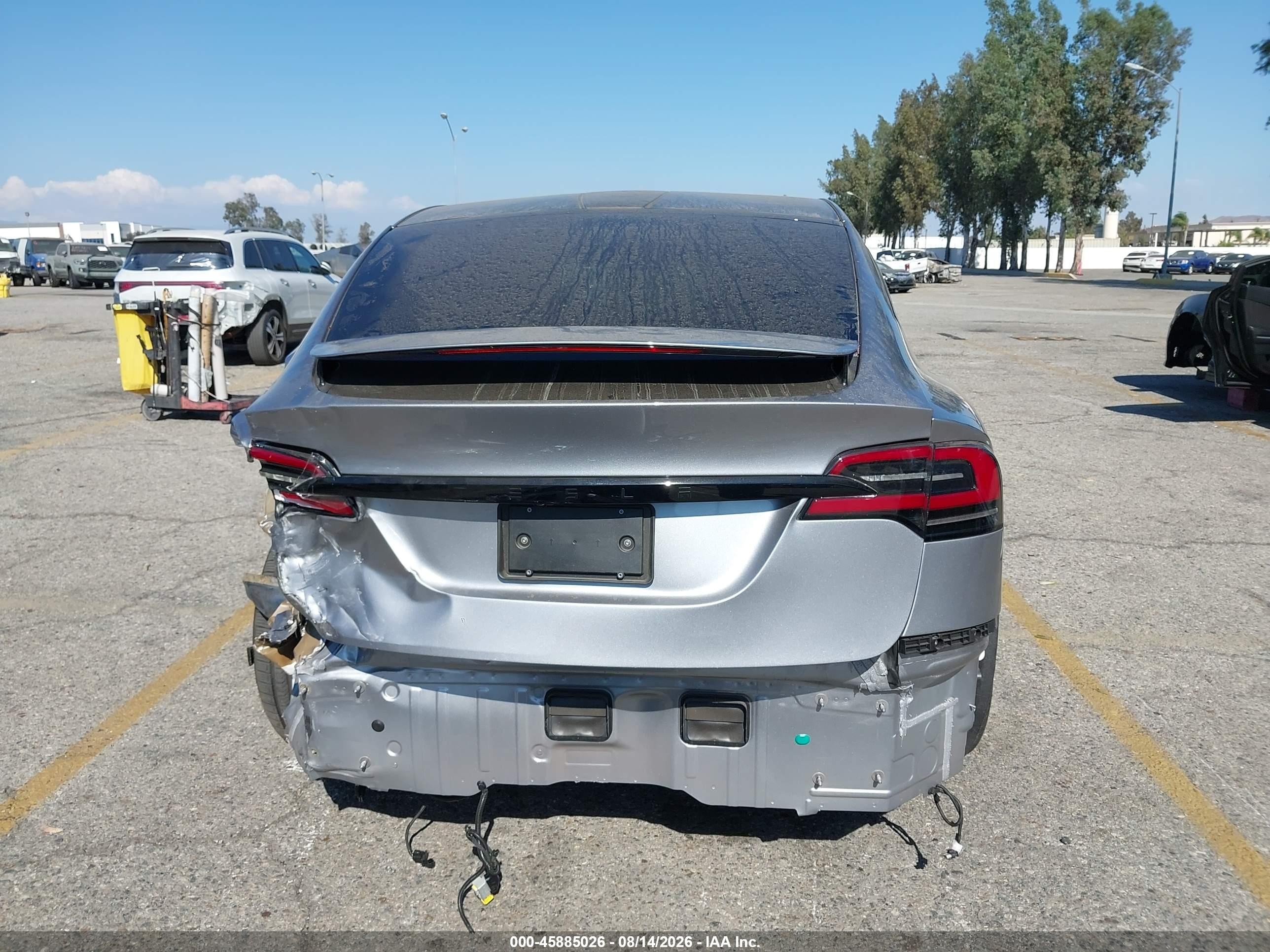2026 Tesla Model X All-wheel Drive Серебряный vin: 7SAXCAE59TF482329