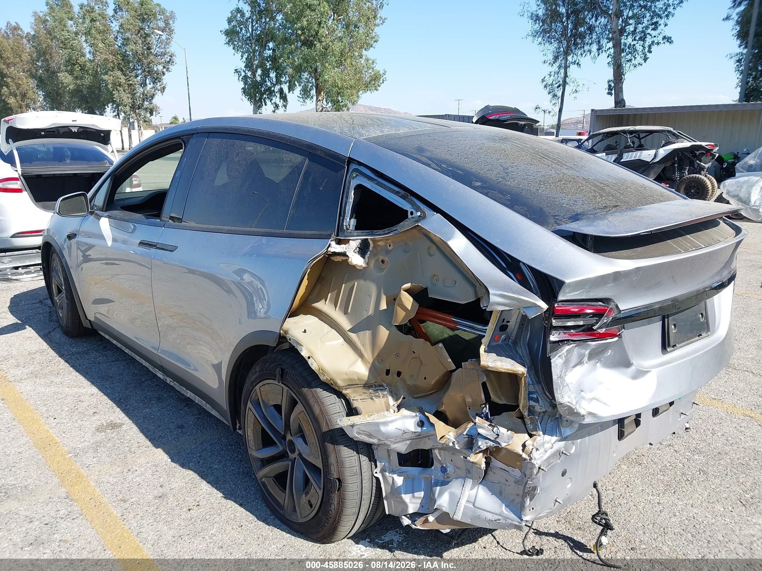 2026 Tesla Model X All-wheel Drive Серебряный vin: 7SAXCAE59TF482329