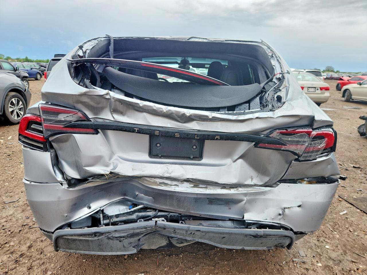2025 Tesla Model X Gray vin: 7SAXCBE50SF469862