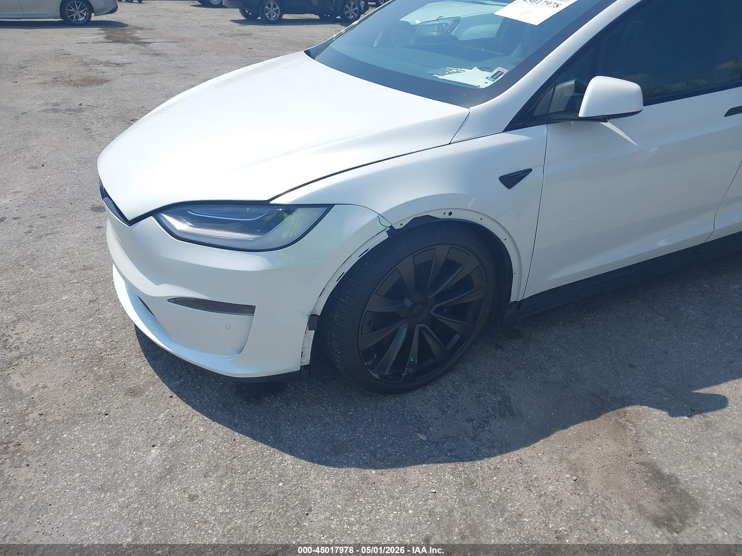 2023 Tesla Model X Dual Motor All-wheel Drive/standard Range White vin: 7SAXCBE52PF373142