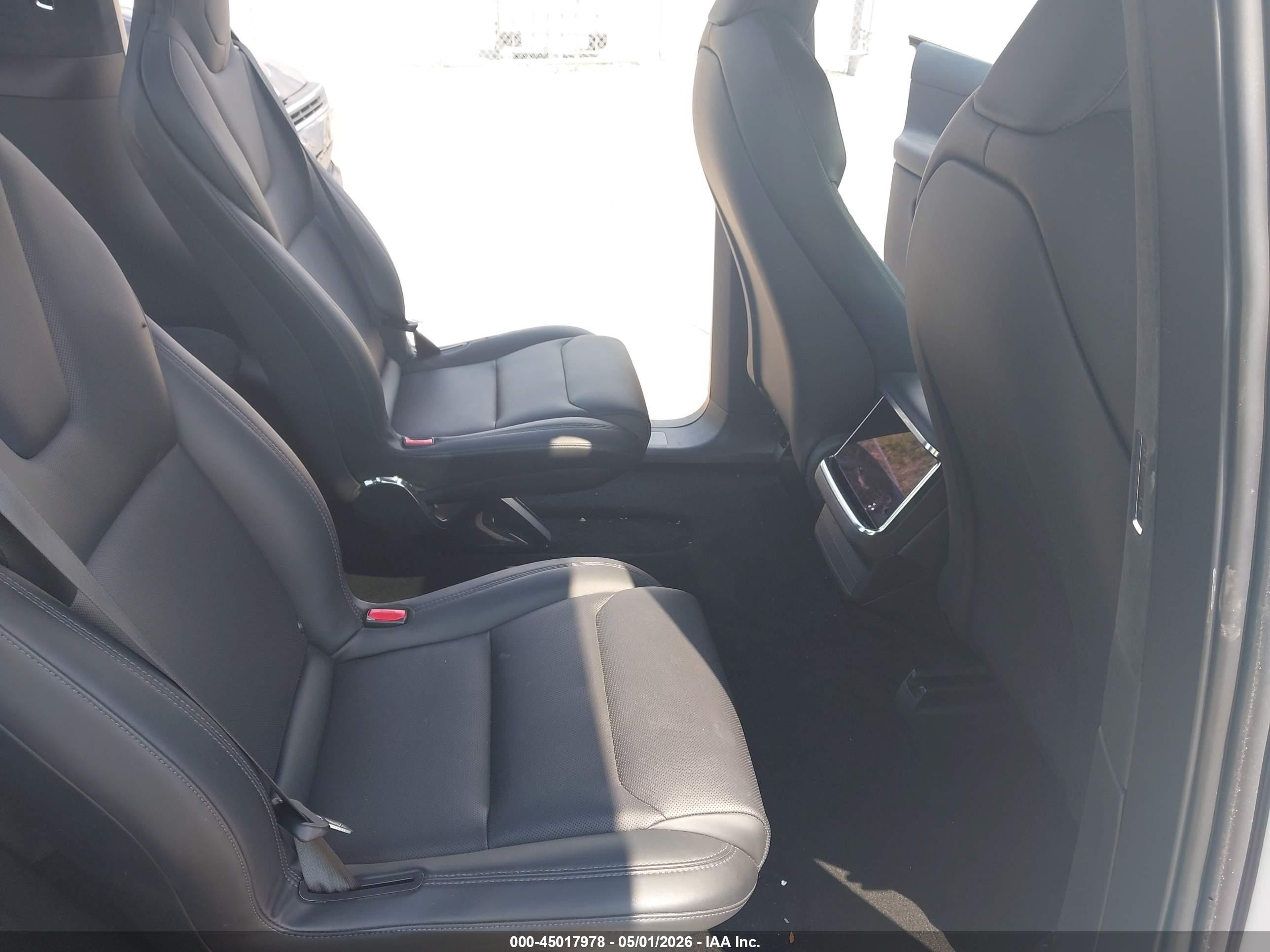 2023 Tesla Model X Dual Motor All-wheel Drive/standard Range White vin: 7SAXCBE52PF373142