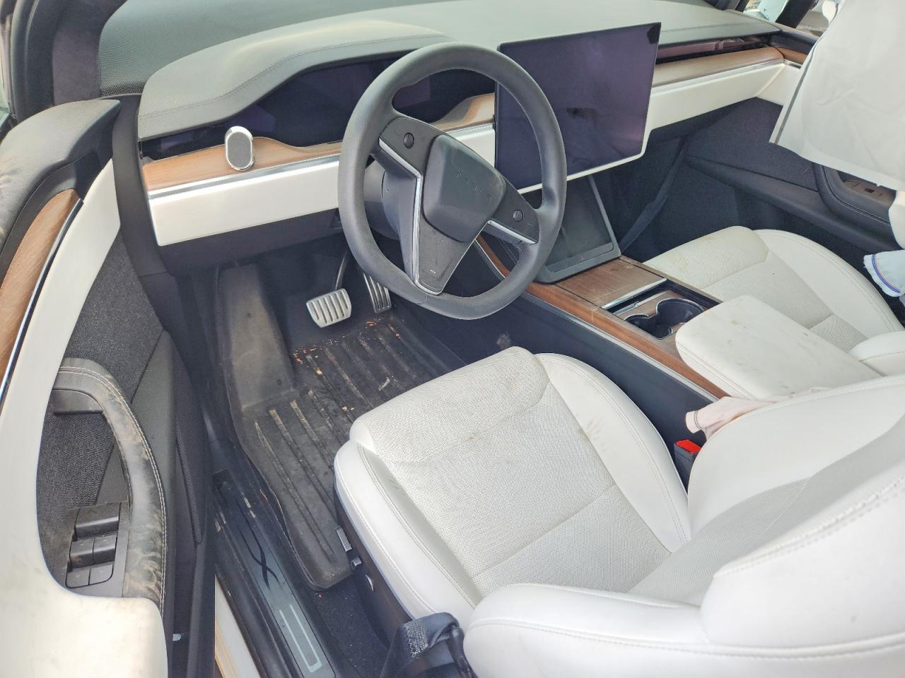 2023 Tesla Model X White vin: 7SAXCBE55PF376178